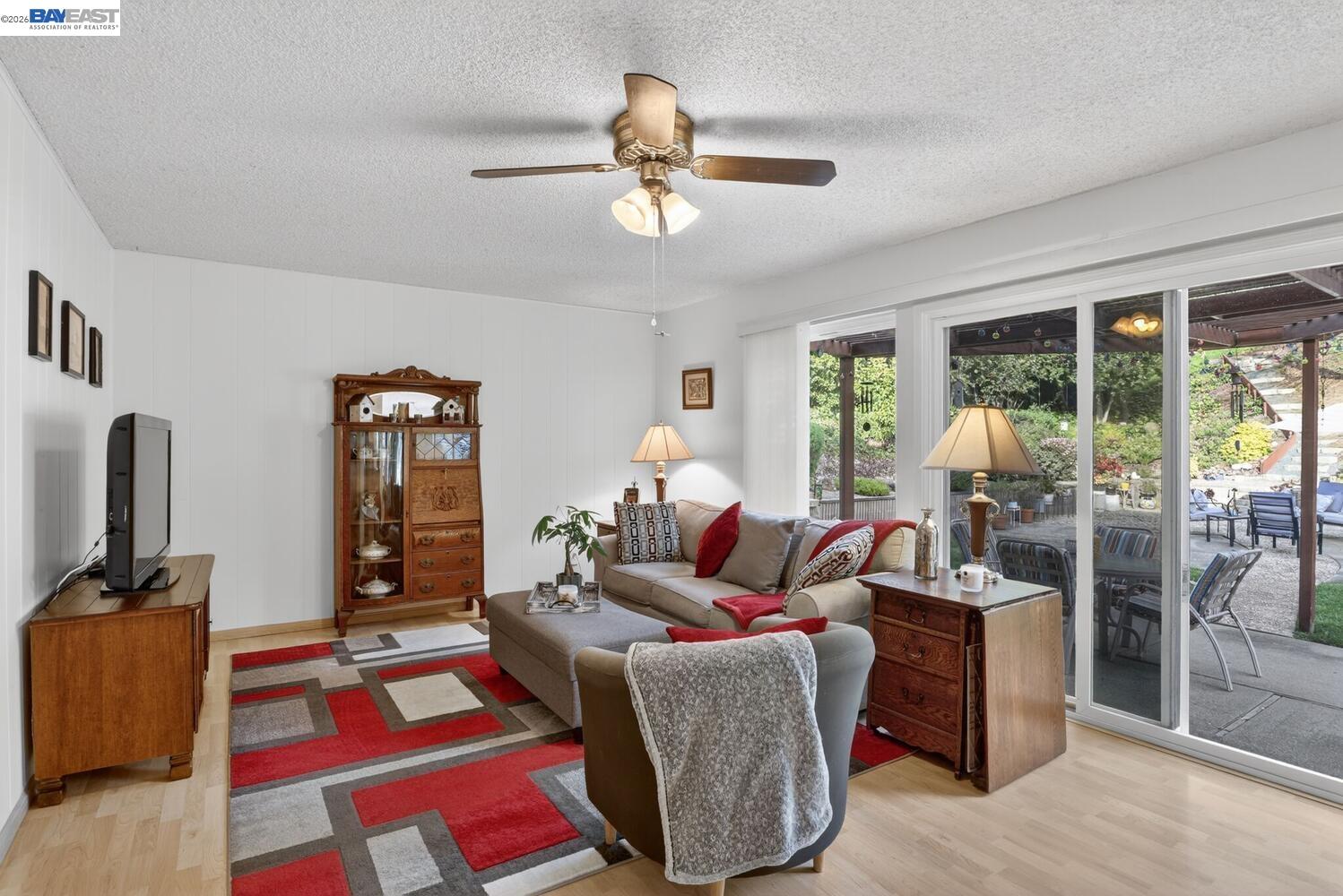 Detail Gallery Image 18 of 50 For 5827 Cold Water Drive, Castro Valley,  CA 94552 - 5 Beds | 2/1 Baths