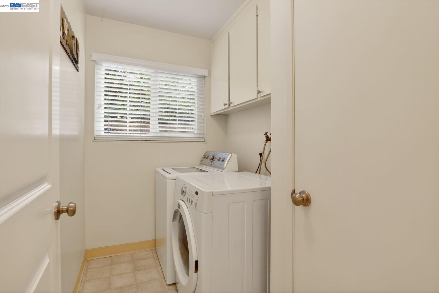 Detail Gallery Image 37 of 50 For 5827 Cold Water Drive, Castro Valley,  CA 94552 - 5 Beds | 2/1 Baths