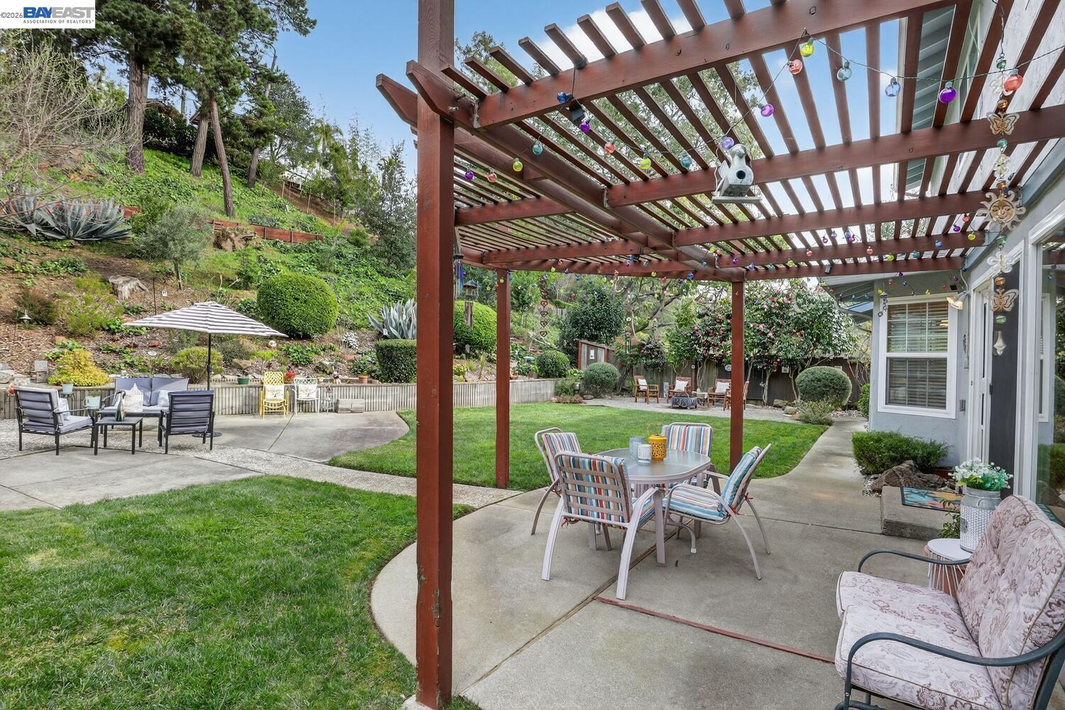 Detail Gallery Image 40 of 50 For 5827 Cold Water Drive, Castro Valley,  CA 94552 - 5 Beds | 2/1 Baths