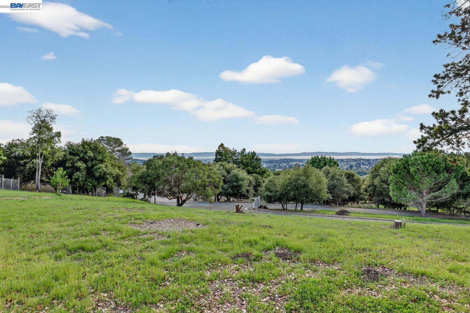 Detail Gallery Image 47 of 50 For 5827 Cold Water Drive, Castro Valley,  CA 94552 - 5 Beds | 2/1 Baths