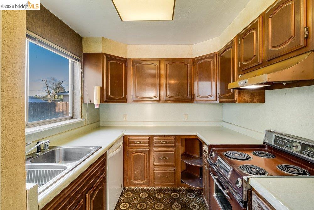 Detail Gallery Image 17 of 37 For 3336 Euclid Avenue, Concord,  CA 94519 - 3 Beds | 2 Baths