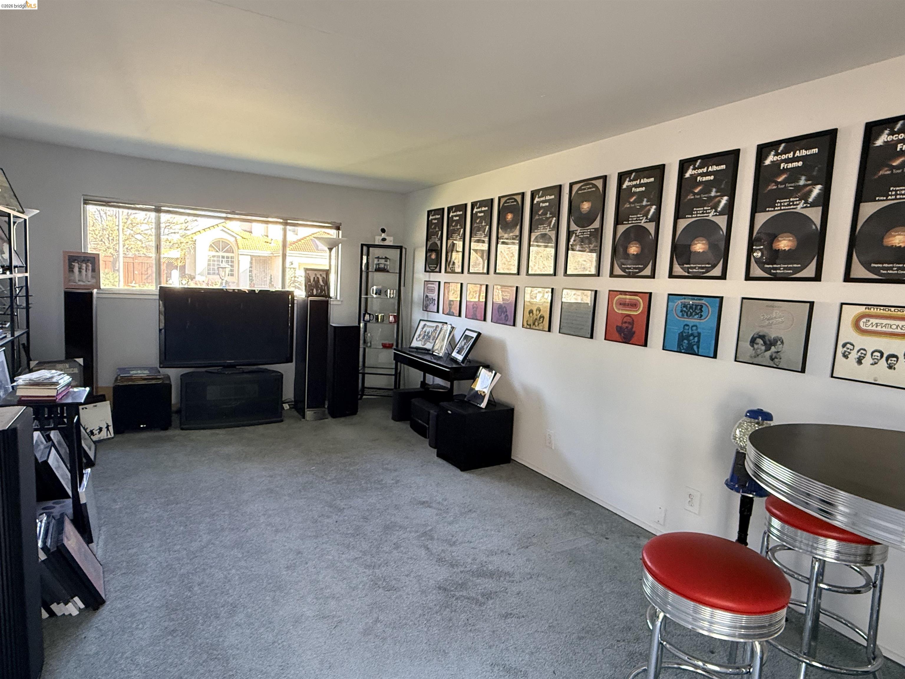 Detail Gallery Image 4 of 23 For 3336 Euclid Avenue, Concord,  CA 94519 - 3 Beds | 2 Baths