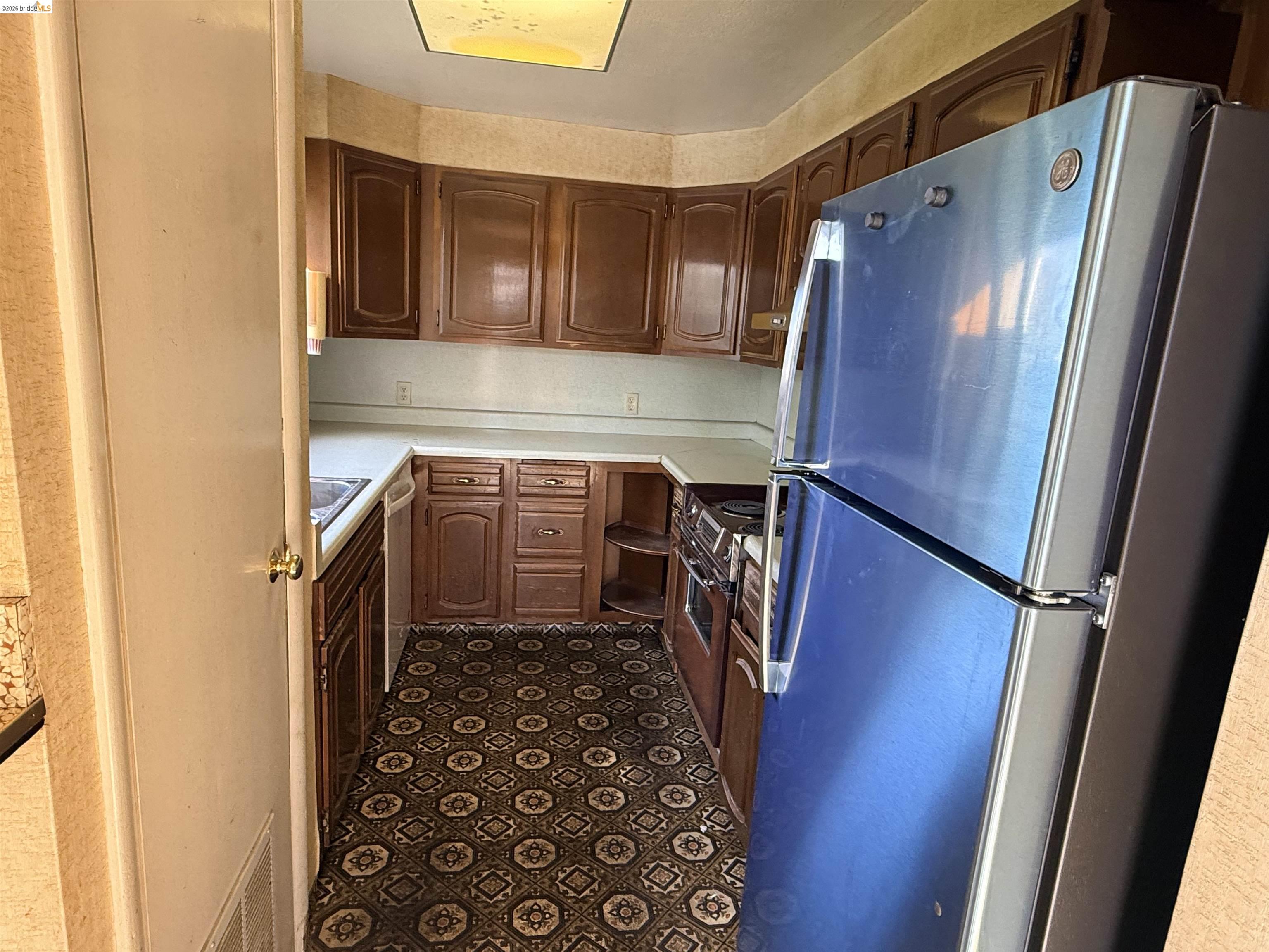 Detail Gallery Image 8 of 23 For 3336 Euclid Avenue, Concord,  CA 94519 - 3 Beds | 2 Baths