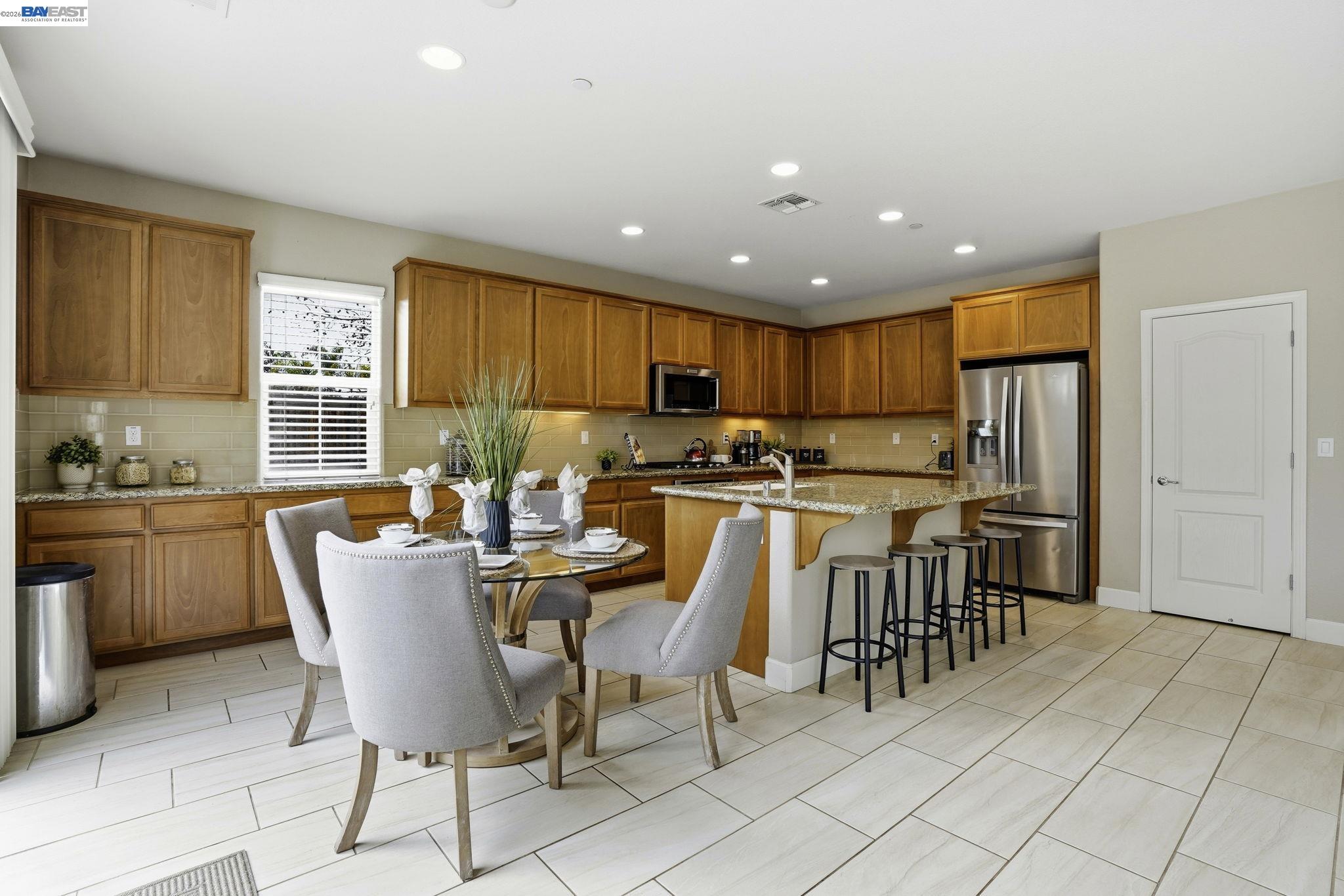 Detail Gallery Image 14 of 47 For 1718 Kyle Dayton Dr, Tracy,  CA 95376 - 4 Beds | 2/1 Baths