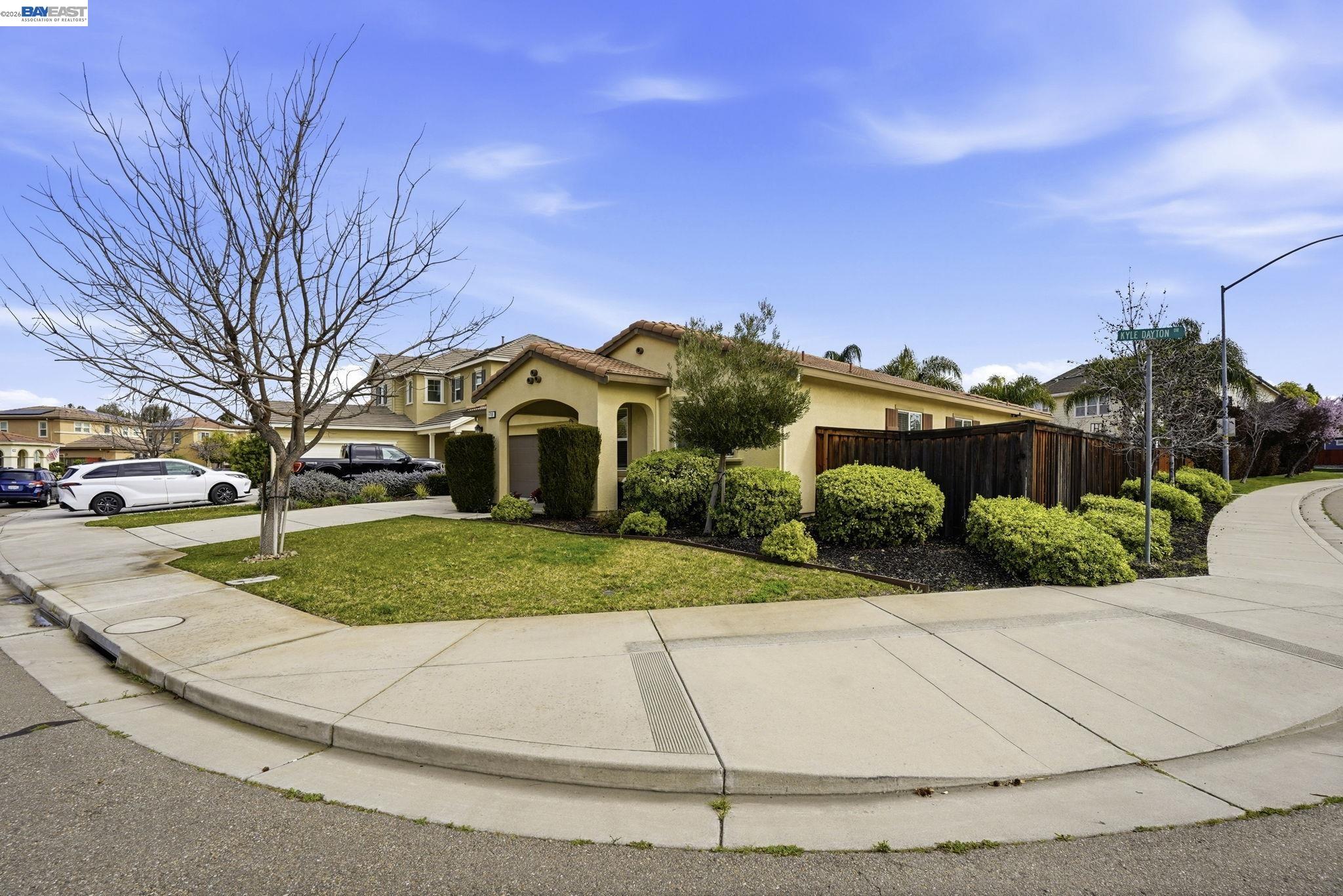 Detail Gallery Image 4 of 47 For 1718 Kyle Dayton Dr, Tracy,  CA 95376 - 4 Beds | 2/1 Baths