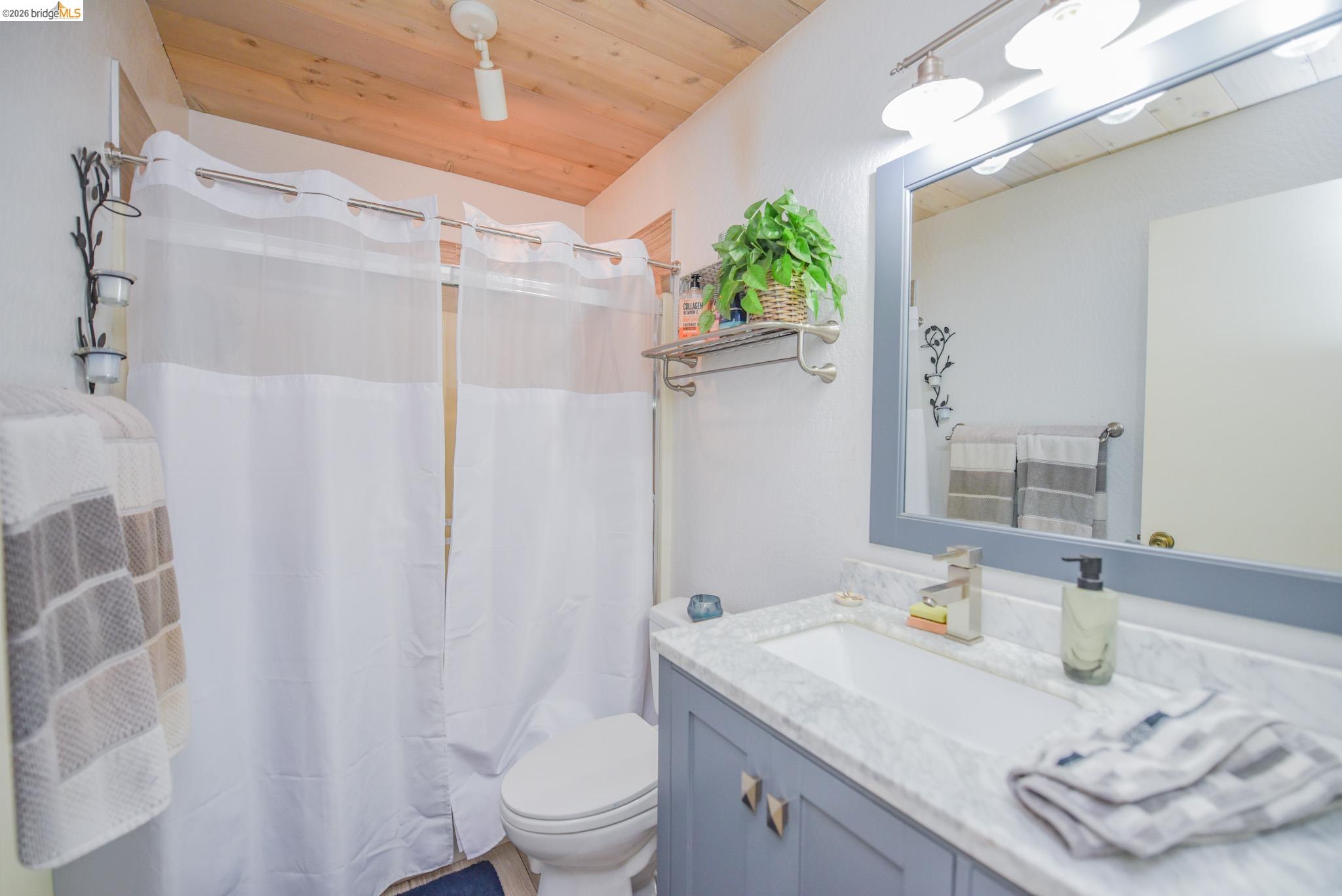 Detail Gallery Image 15 of 39 For 24132 Awahanee Rd, Sonora,  CA 95370 - 3 Beds | 2 Baths