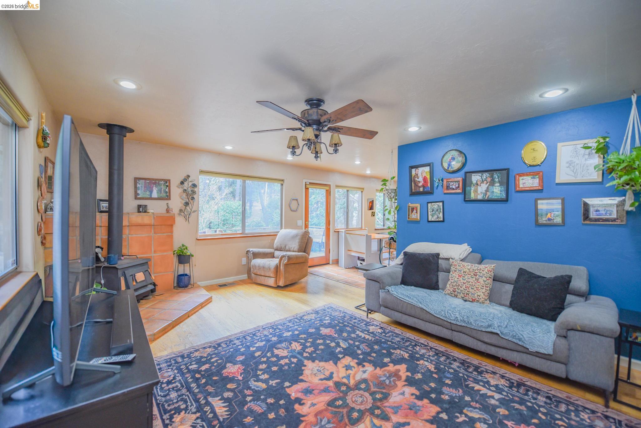 Detail Gallery Image 6 of 39 For 24132 Awahanee Rd, Sonora,  CA 95370 - 3 Beds | 2 Baths