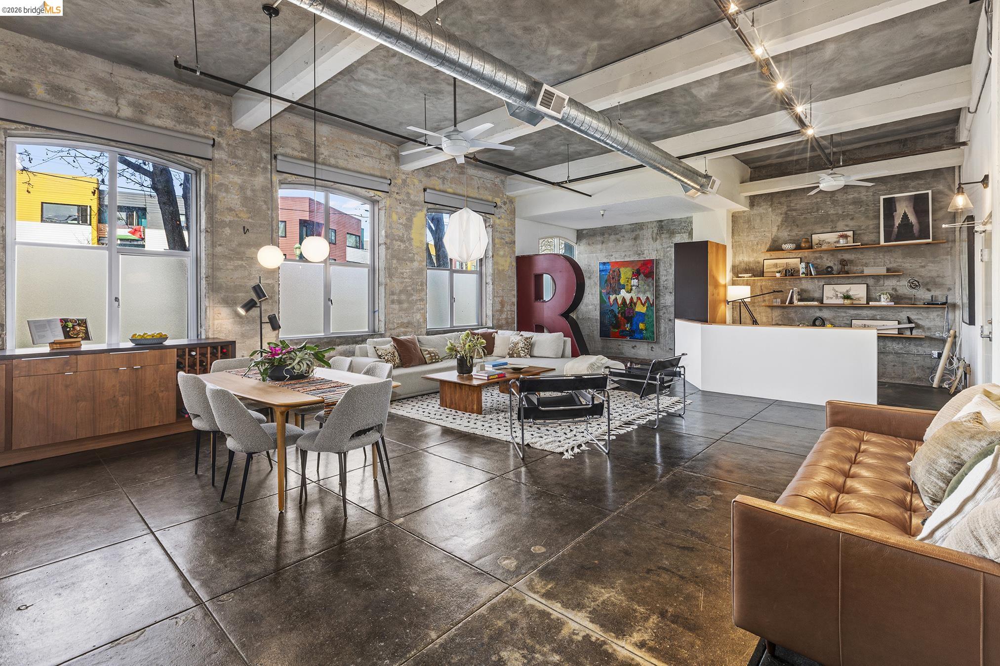 Photo #1: 41125579 Listing: Photo #1