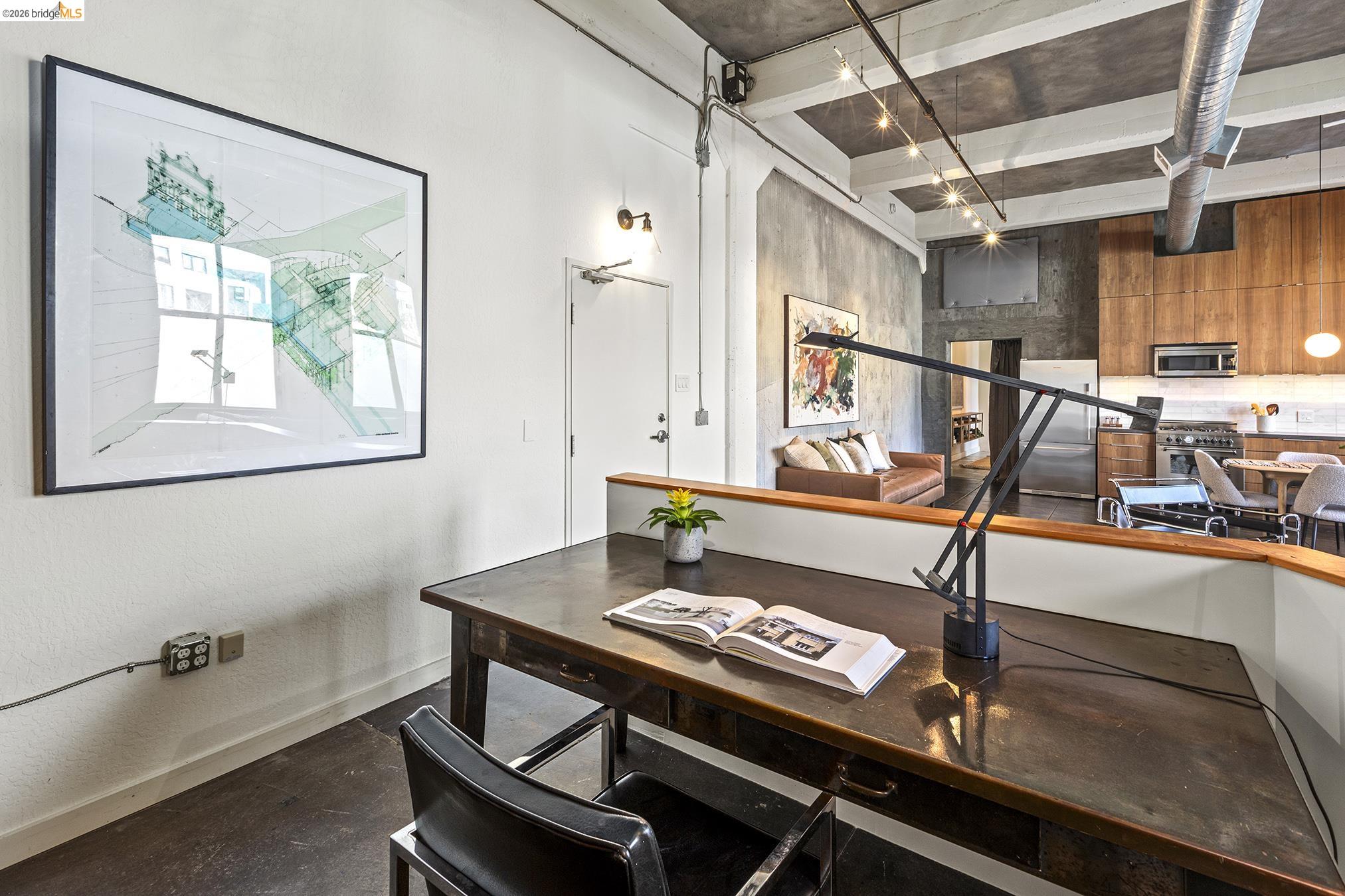 Detail Gallery Image 10 of 52 For 3240 Peralta St #2,  Oakland,  CA 94608 - 1 Beds | 1 Baths