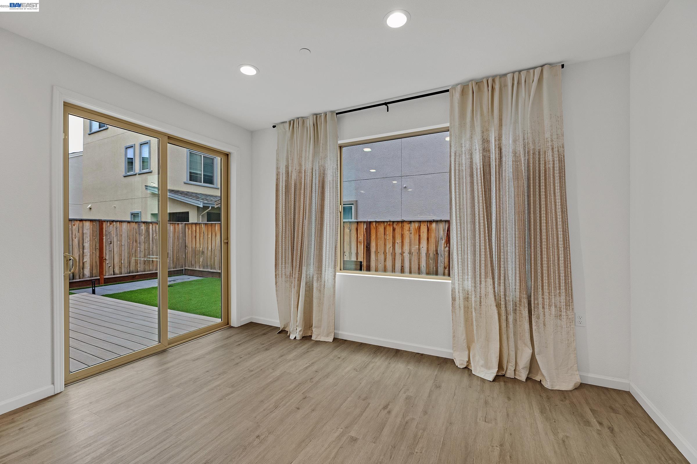 Detail Gallery Image 11 of 43 For 5990 Peridot Pl, Dublin,  CA 94568 - 4 Beds | 2/1 Baths