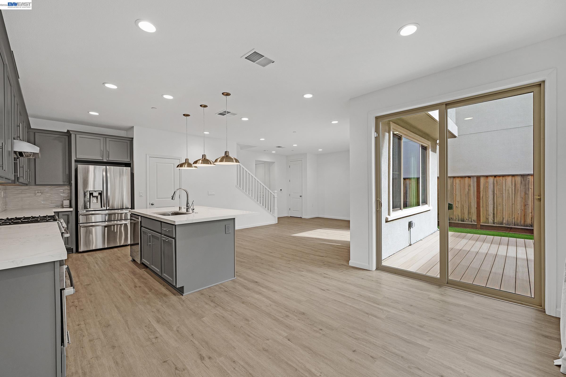 Detail Gallery Image 12 of 43 For 5990 Peridot Pl, Dublin,  CA 94568 - 4 Beds | 2/1 Baths