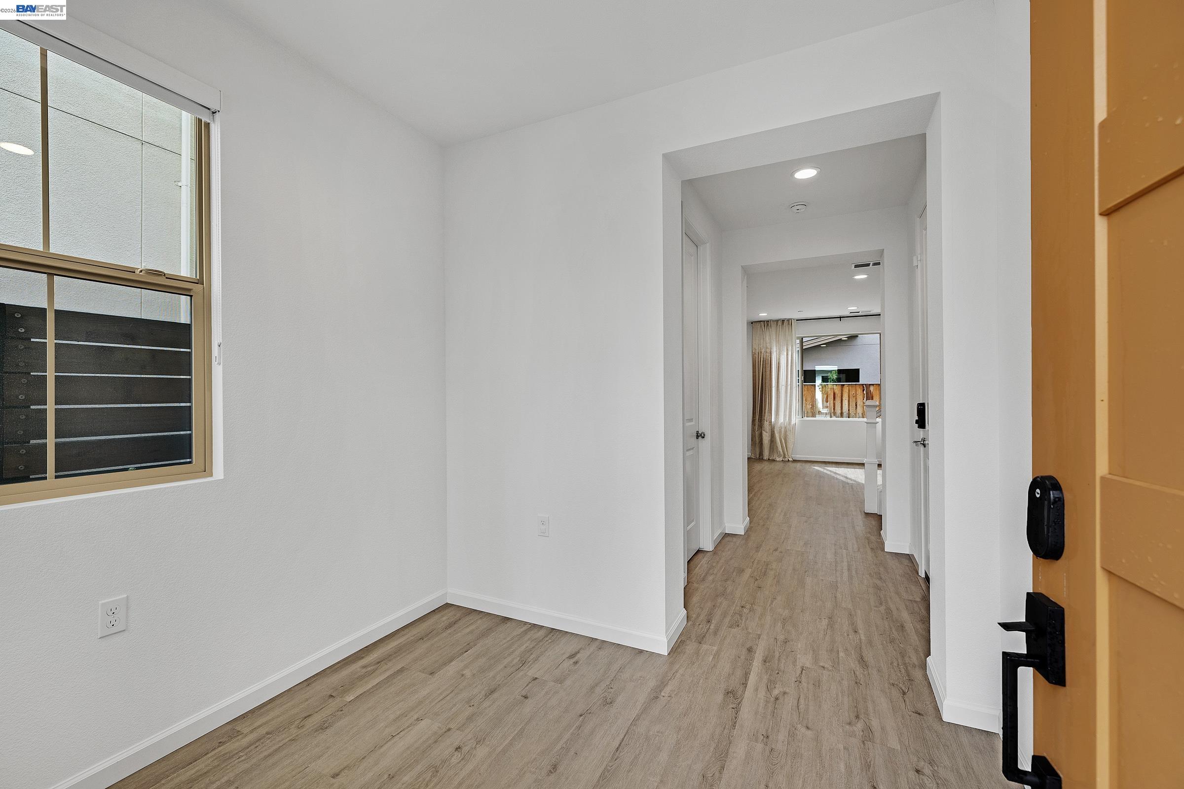 Detail Gallery Image 6 of 43 For 5990 Peridot Pl, Dublin,  CA 94568 - 4 Beds | 2/1 Baths