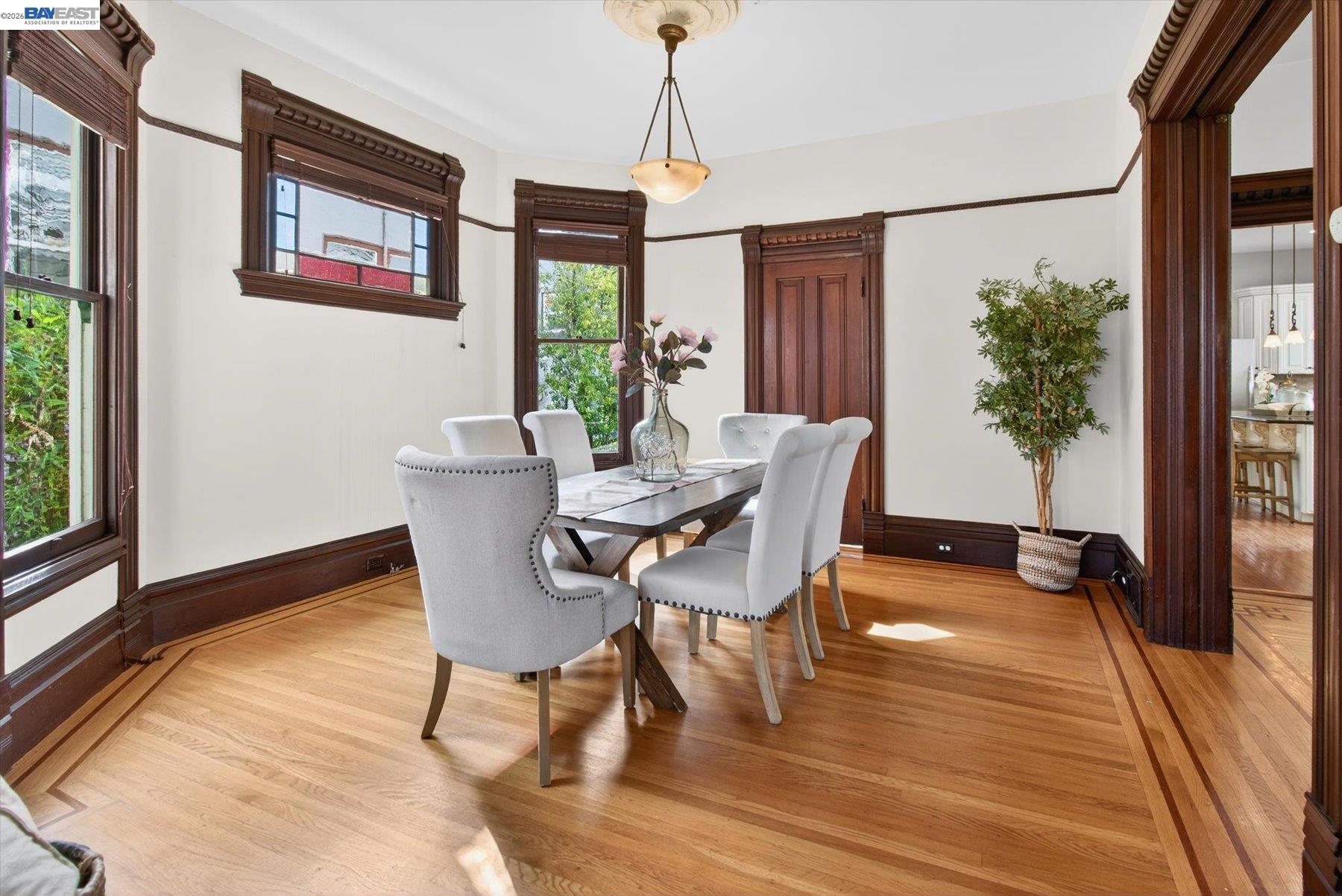 Detail Gallery Image 13 of 54 For 2214 Clinton Ave, Alameda,  CA 94501 - 4 Beds | 3 Baths