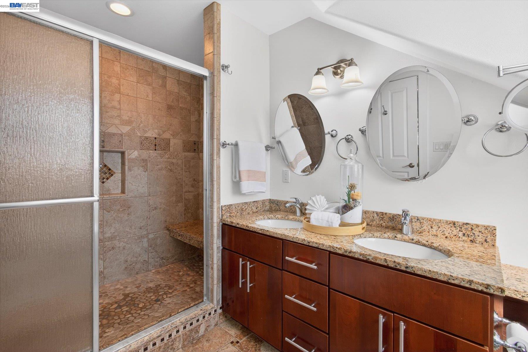 Detail Gallery Image 35 of 54 For 2214 Clinton Ave, Alameda,  CA 94501 - 4 Beds | 3 Baths