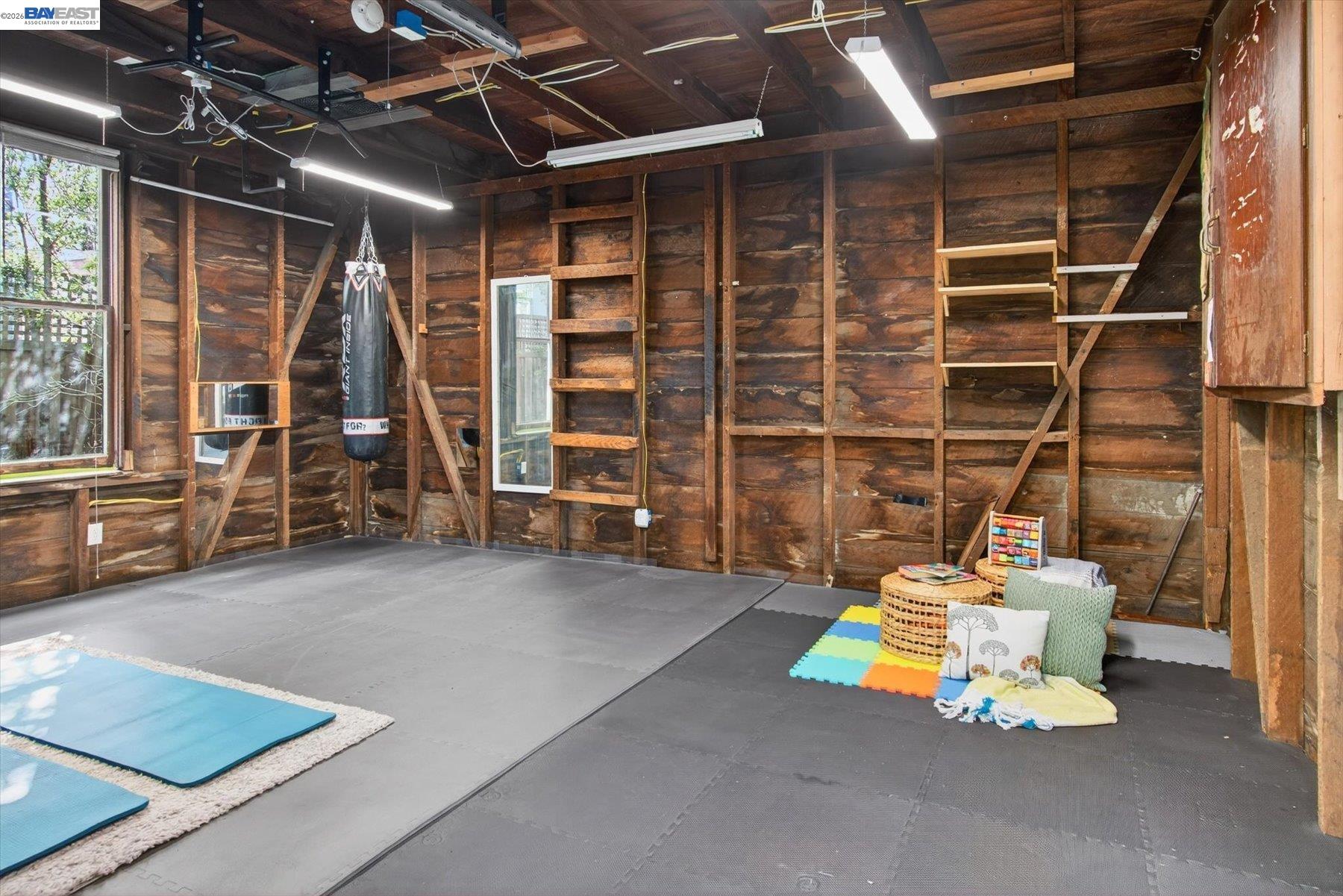 Detail Gallery Image 43 of 54 For 2214 Clinton Ave, Alameda,  CA 94501 - 4 Beds | 3 Baths