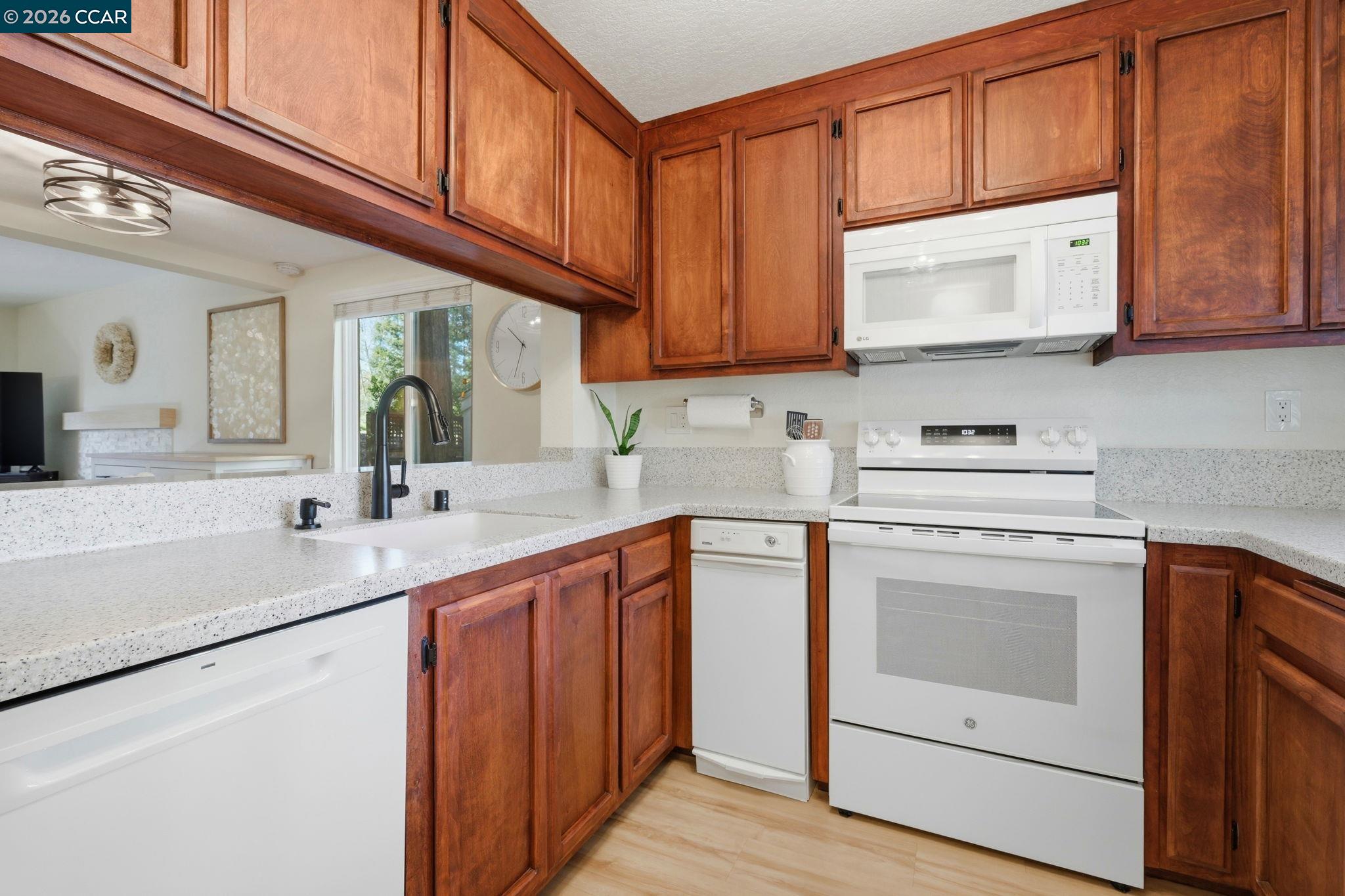 Photo #7: 41125595 Listing: Photo #7