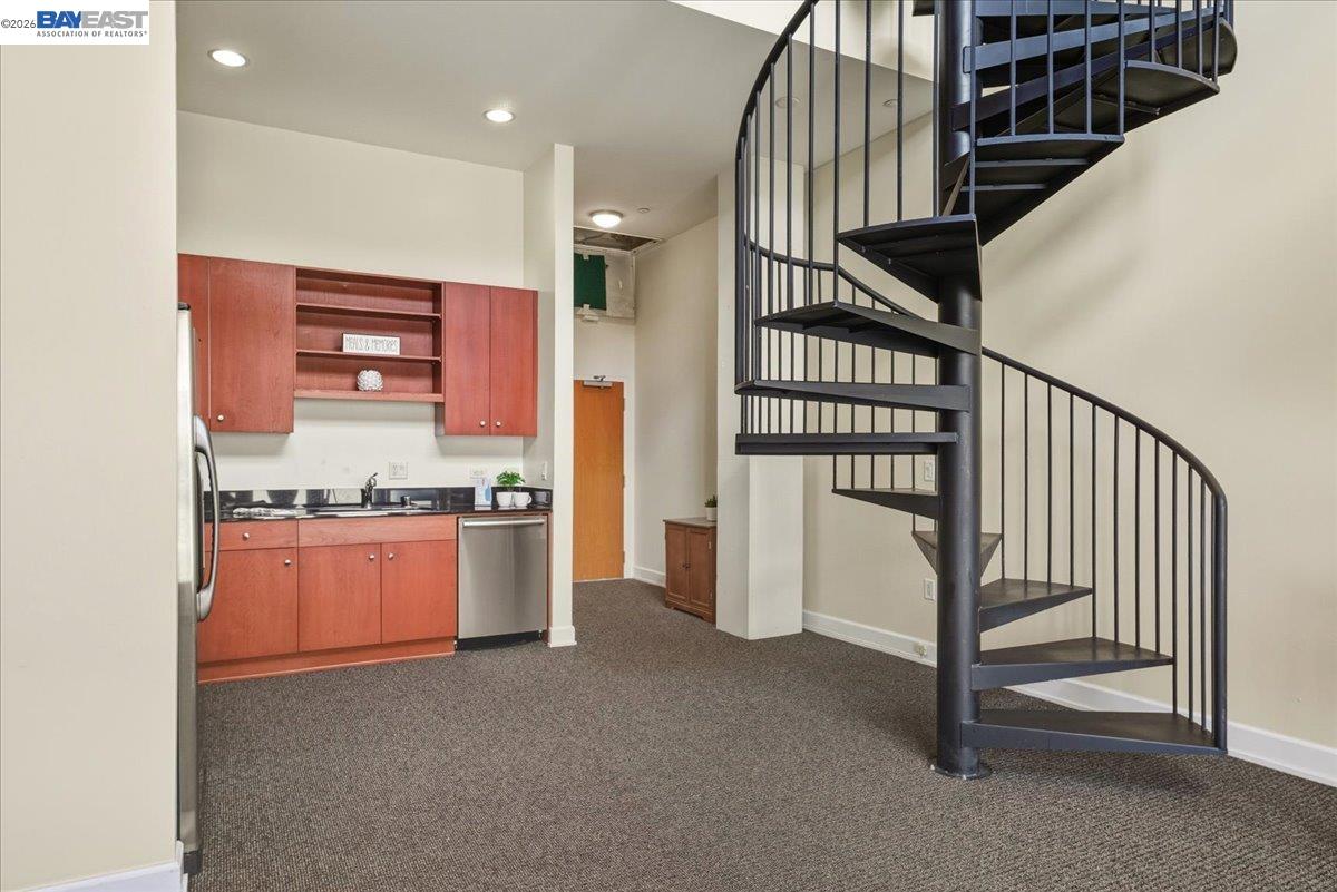 Detail Gallery Image 6 of 39 For 809 Clay, Oakland,  CA 94607 - – Beds | – Baths