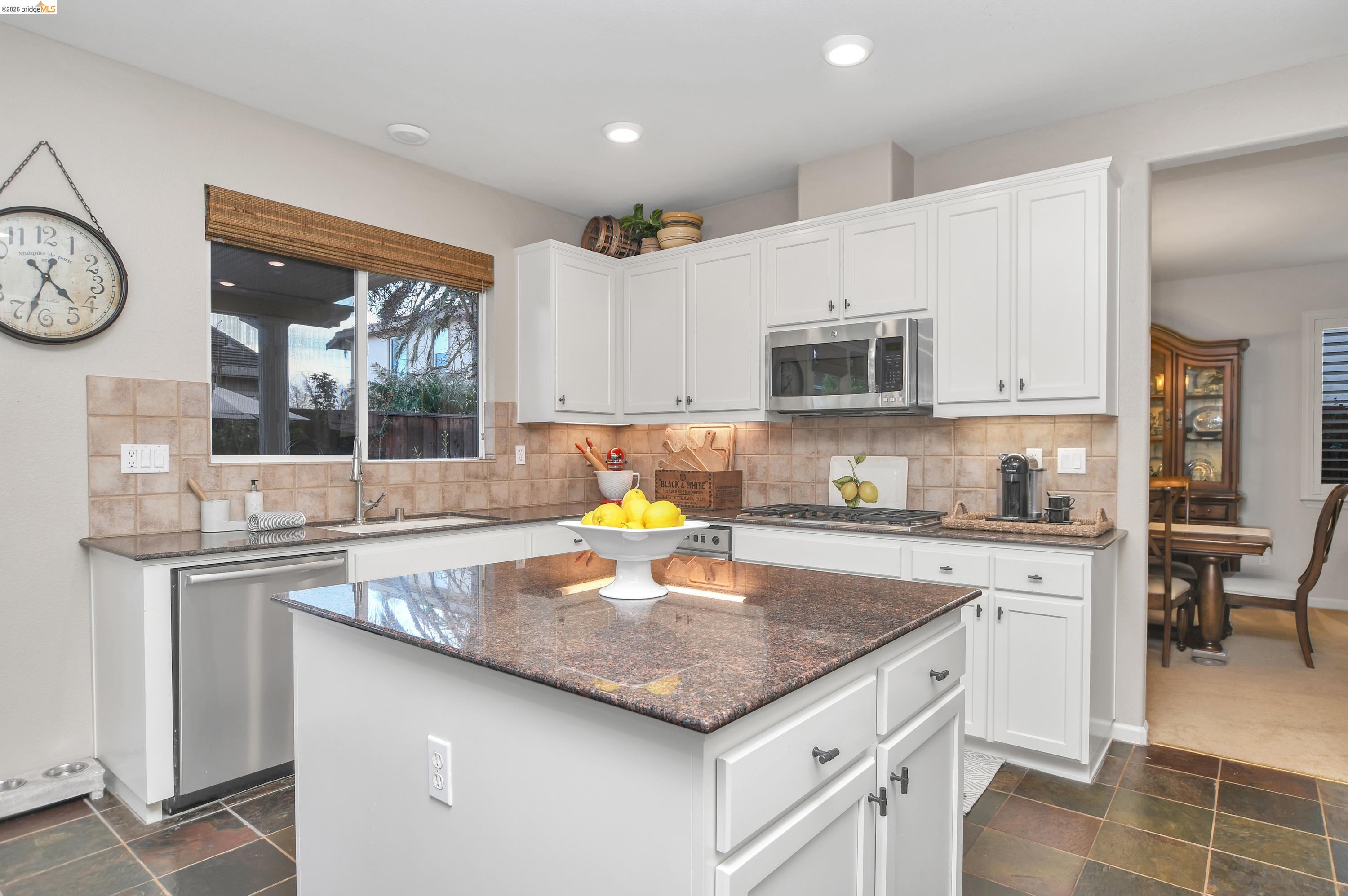 Detail Gallery Image 16 of 42 For 738 Campanello Way, Brentwood,  CA 94513 - 5 Beds | 3 Baths