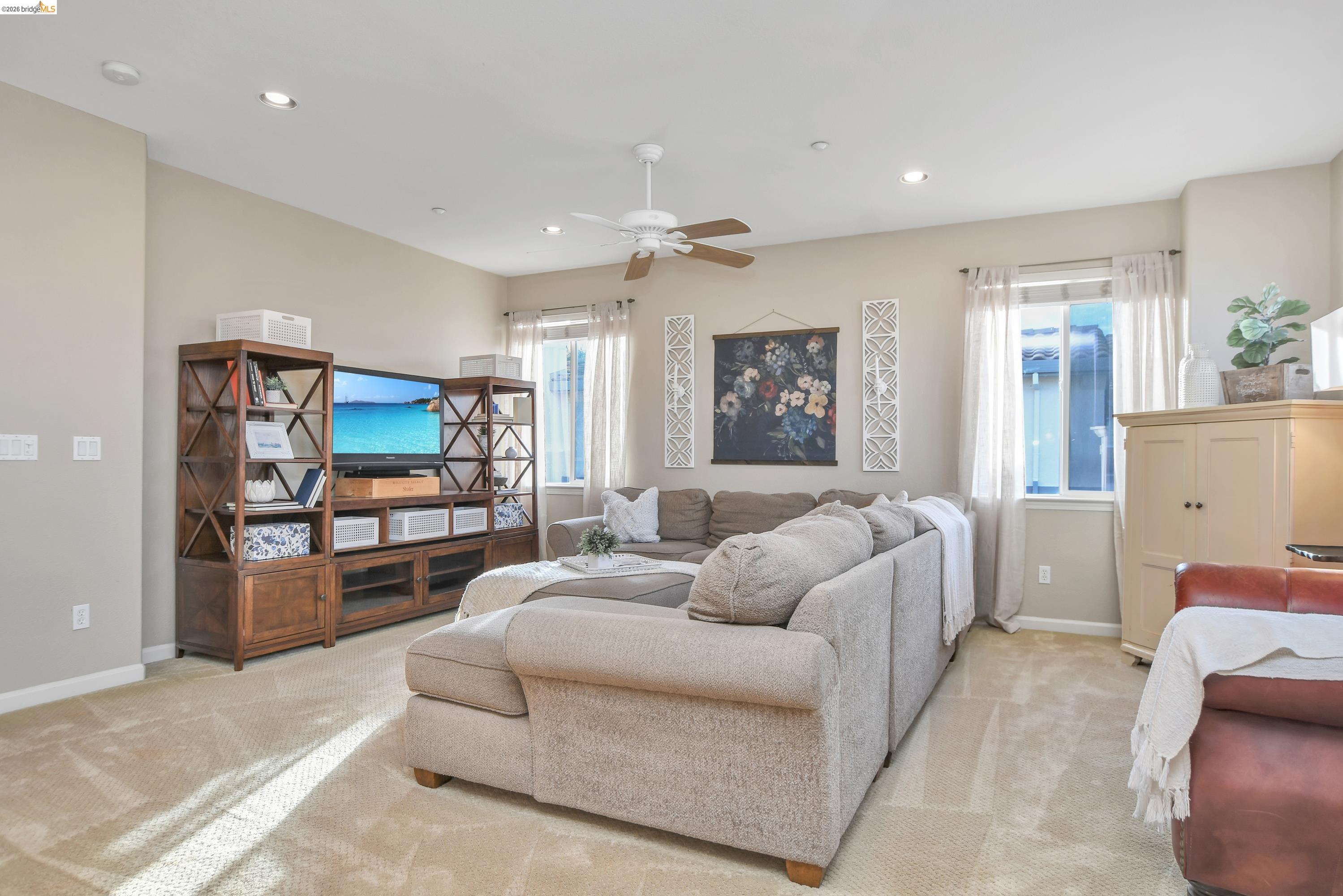 Detail Gallery Image 10 of 42 For 738 Campanello Way, Brentwood,  CA 94513 - 5 Beds | 3 Baths