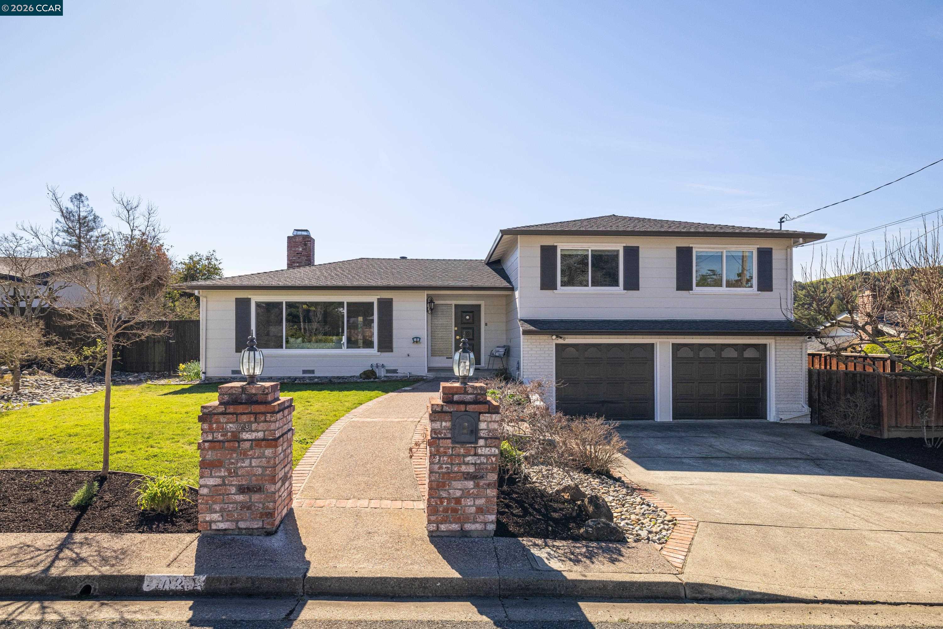 Detail Gallery Image 2 of 33 For 1020 Sanders Dr, Moraga,  CA 94556 - 3 Beds | 2/1 Baths