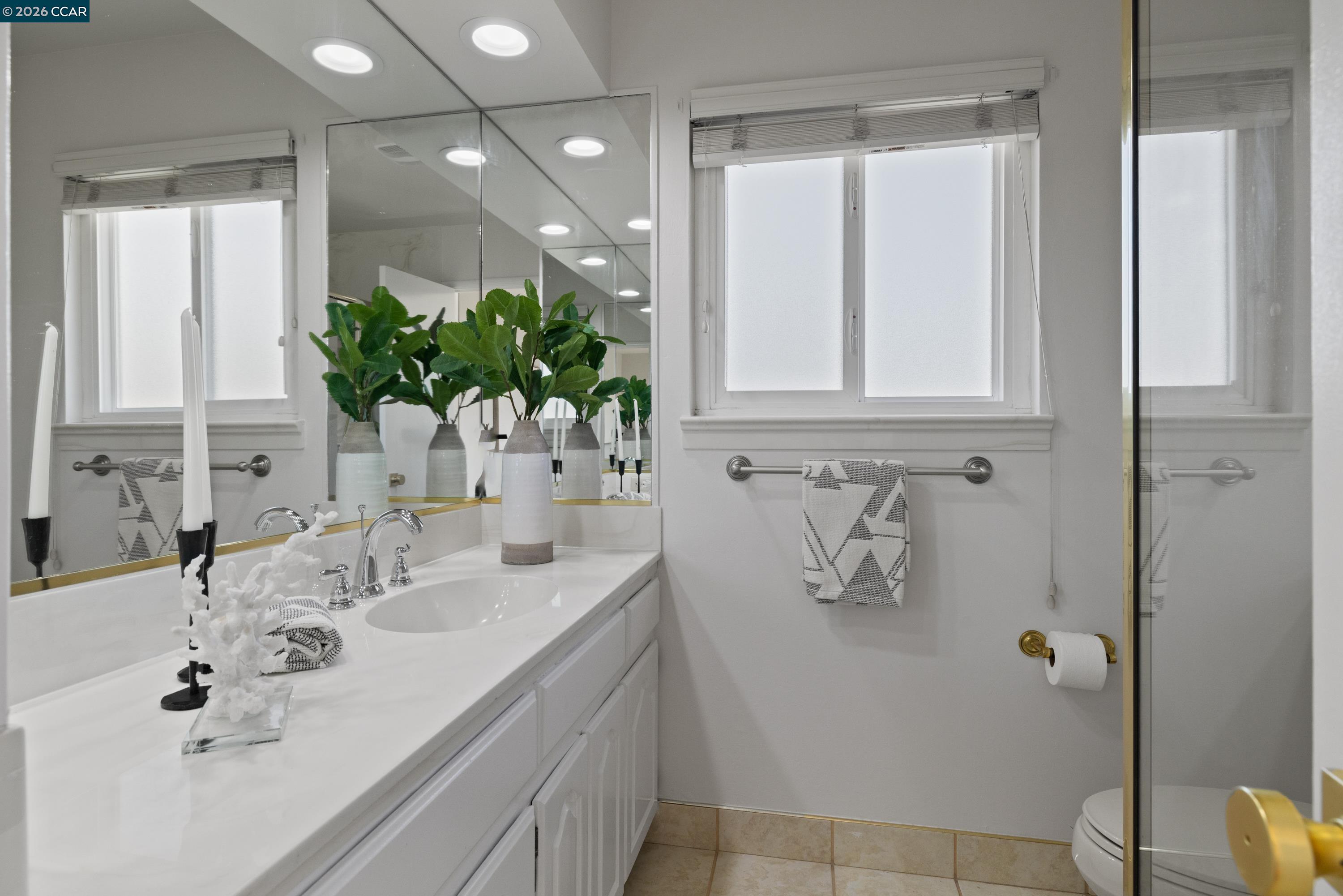 Detail Gallery Image 23 of 33 For 1020 Sanders Dr, Moraga,  CA 94556 - 3 Beds | 2/1 Baths