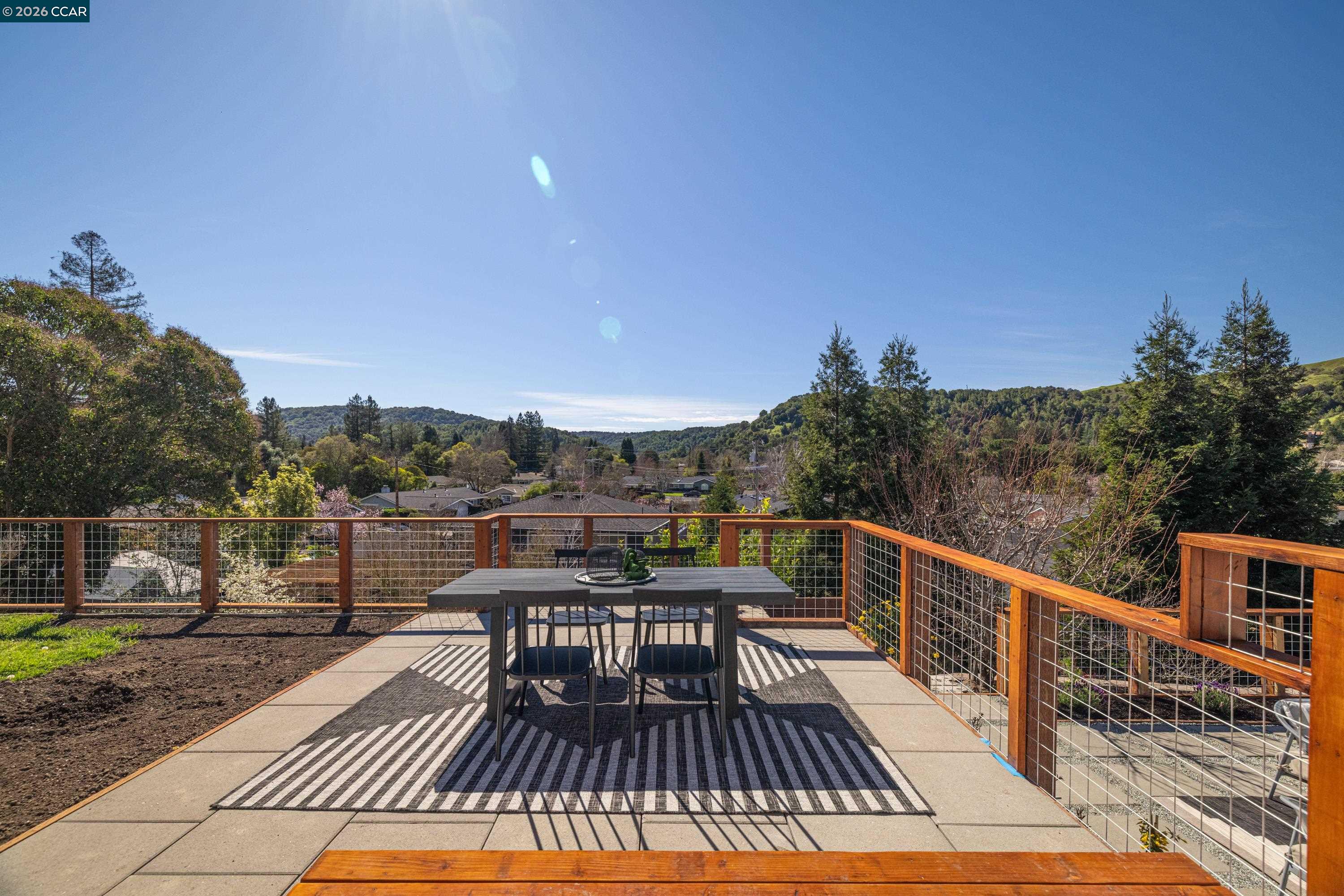 Detail Gallery Image 26 of 33 For 1020 Sanders Dr, Moraga,  CA 94556 - 3 Beds | 2/1 Baths