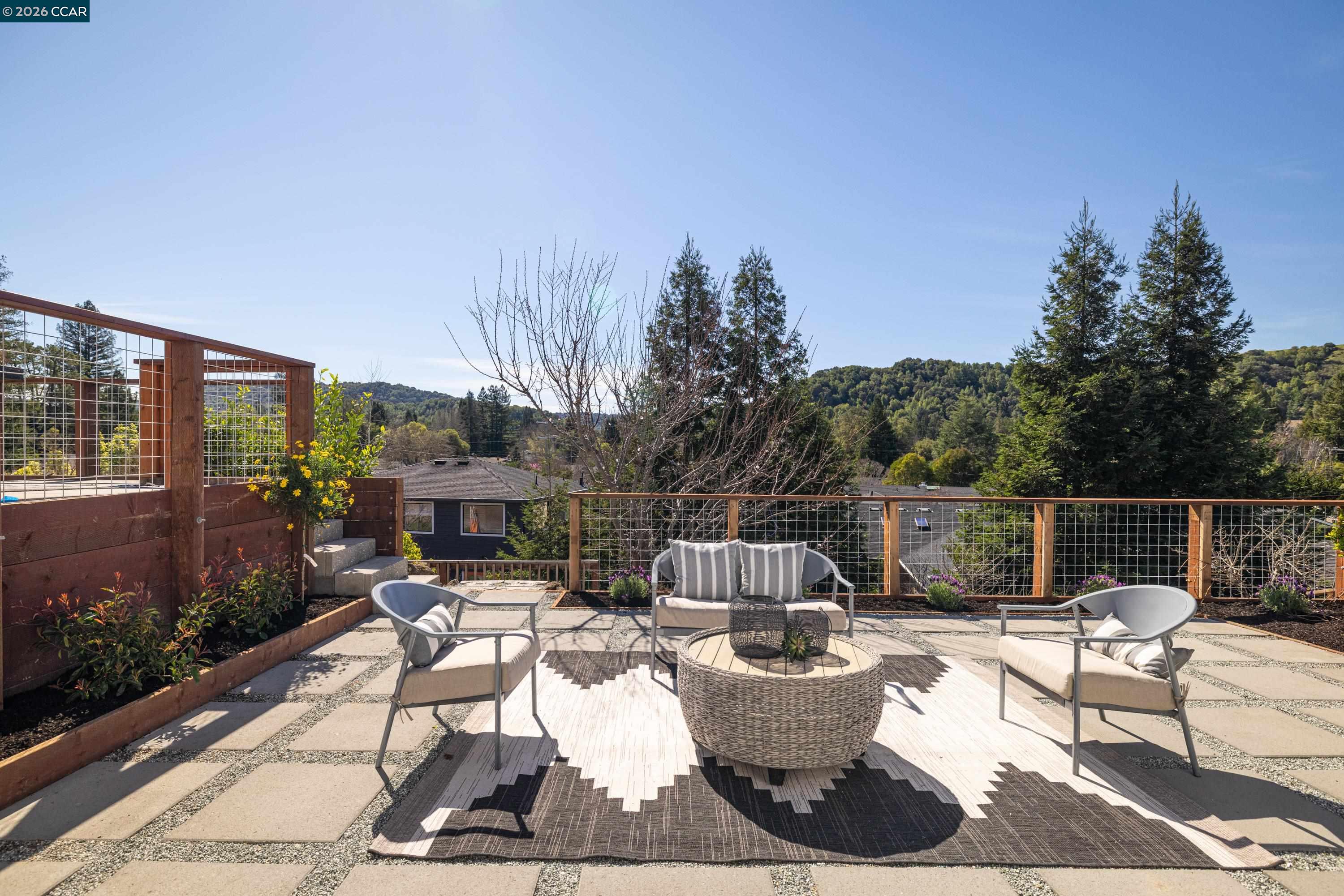 Detail Gallery Image 30 of 33 For 1020 Sanders Dr, Moraga,  CA 94556 - 3 Beds | 2/1 Baths