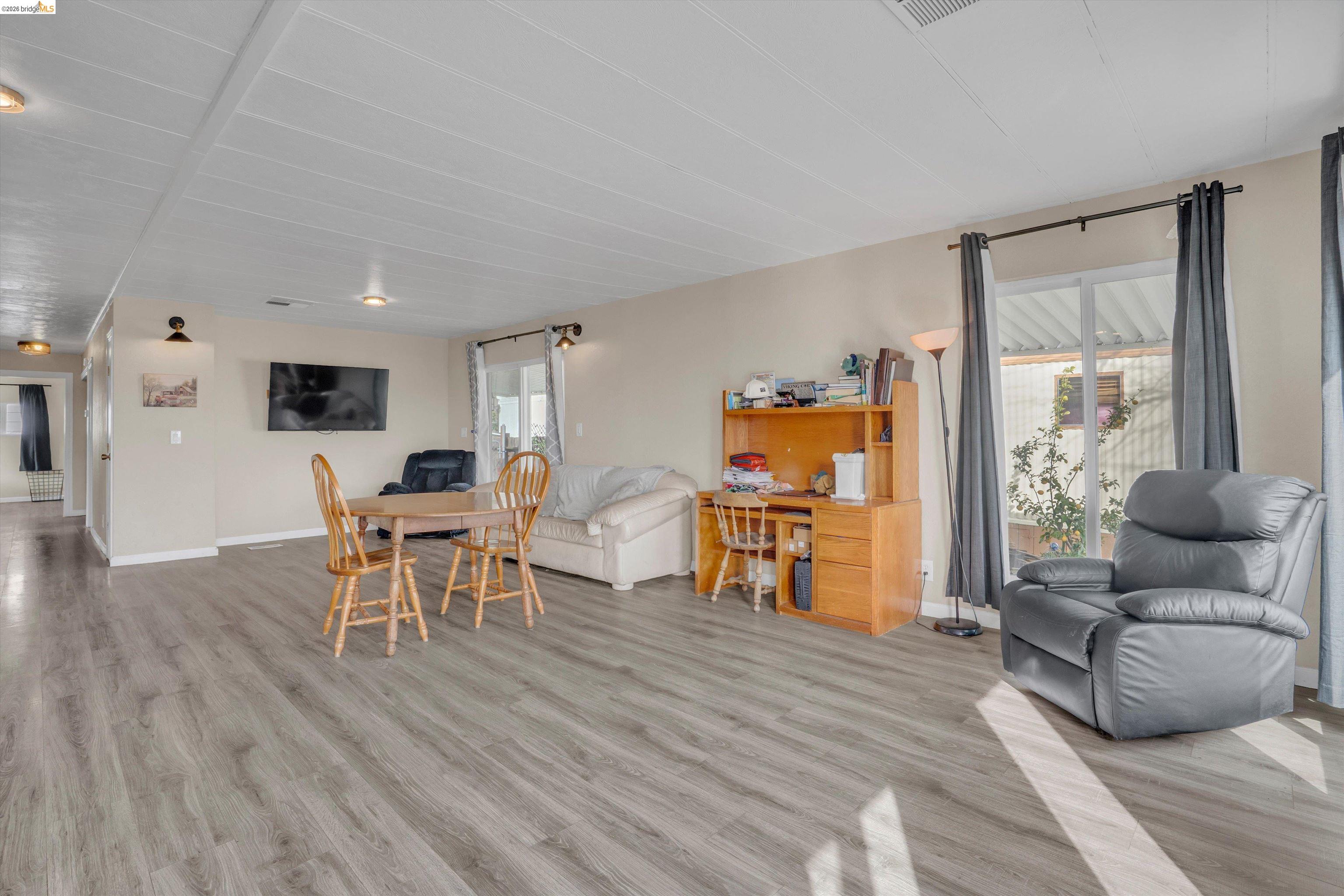 Detail Gallery Image 5 of 25 For 180 Algiers Circle, Pacheco,  CA 94553 - 2 Beds | 2 Baths