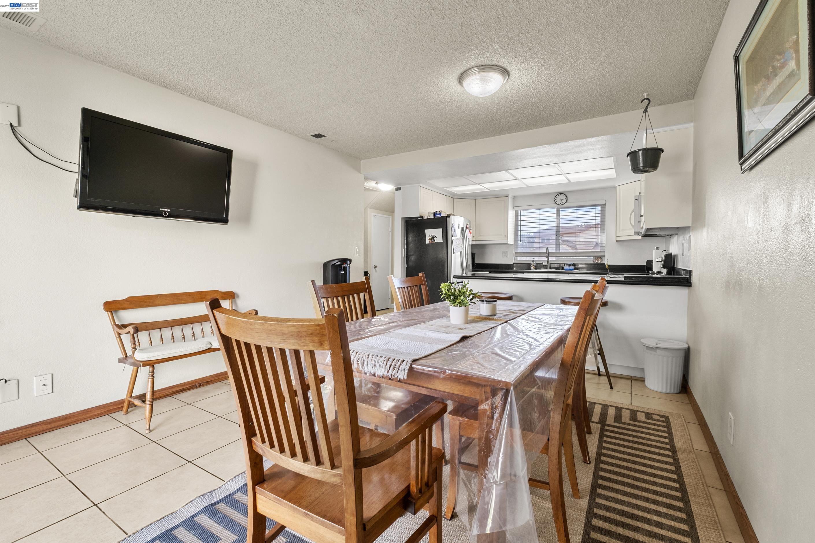 Detail Gallery Image 13 of 38 For 3138 Chimney Ct, Union City,  CA 94587 - 4 Beds | 2 Baths