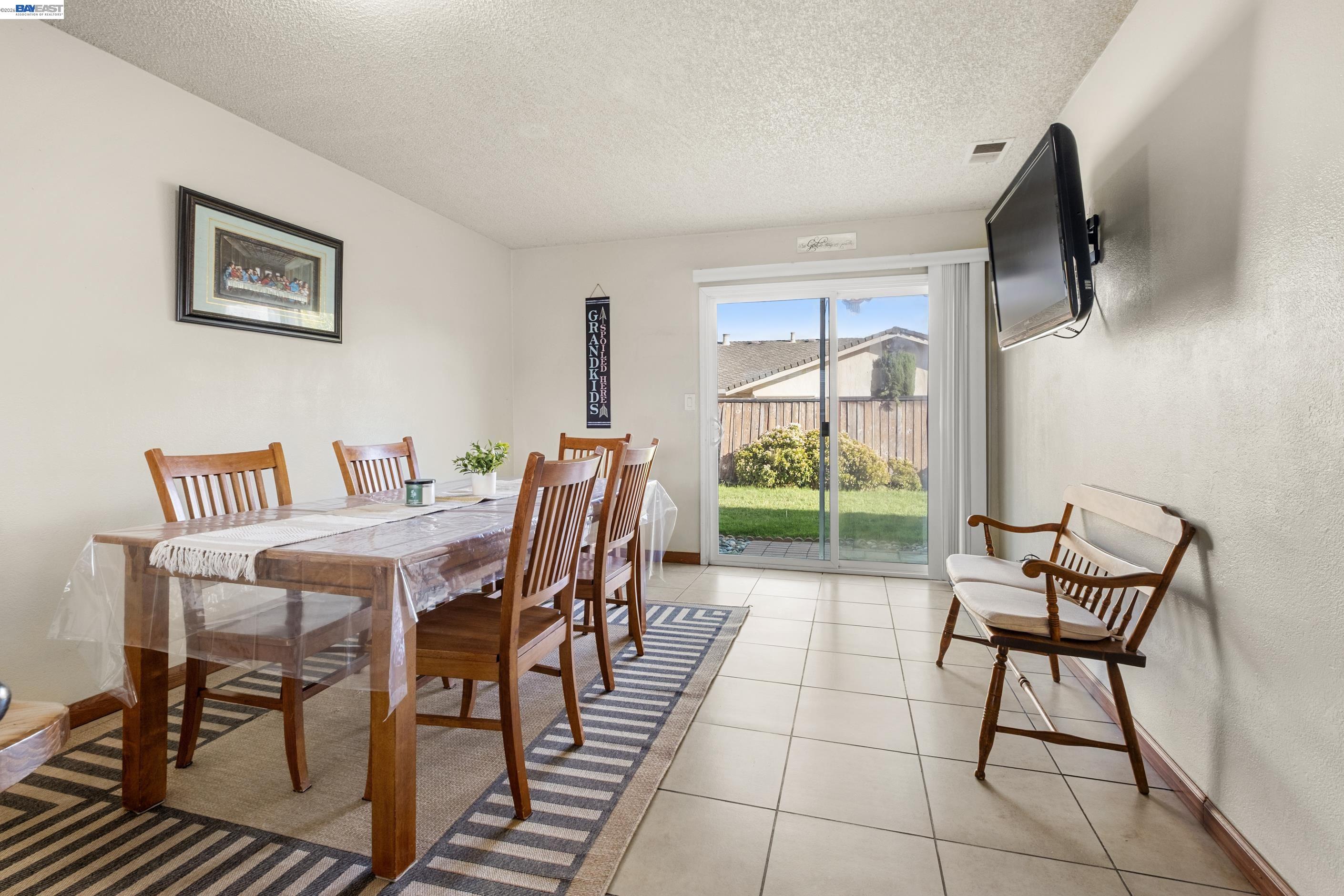 Detail Gallery Image 15 of 38 For 3138 Chimney Ct, Union City,  CA 94587 - 4 Beds | 2 Baths