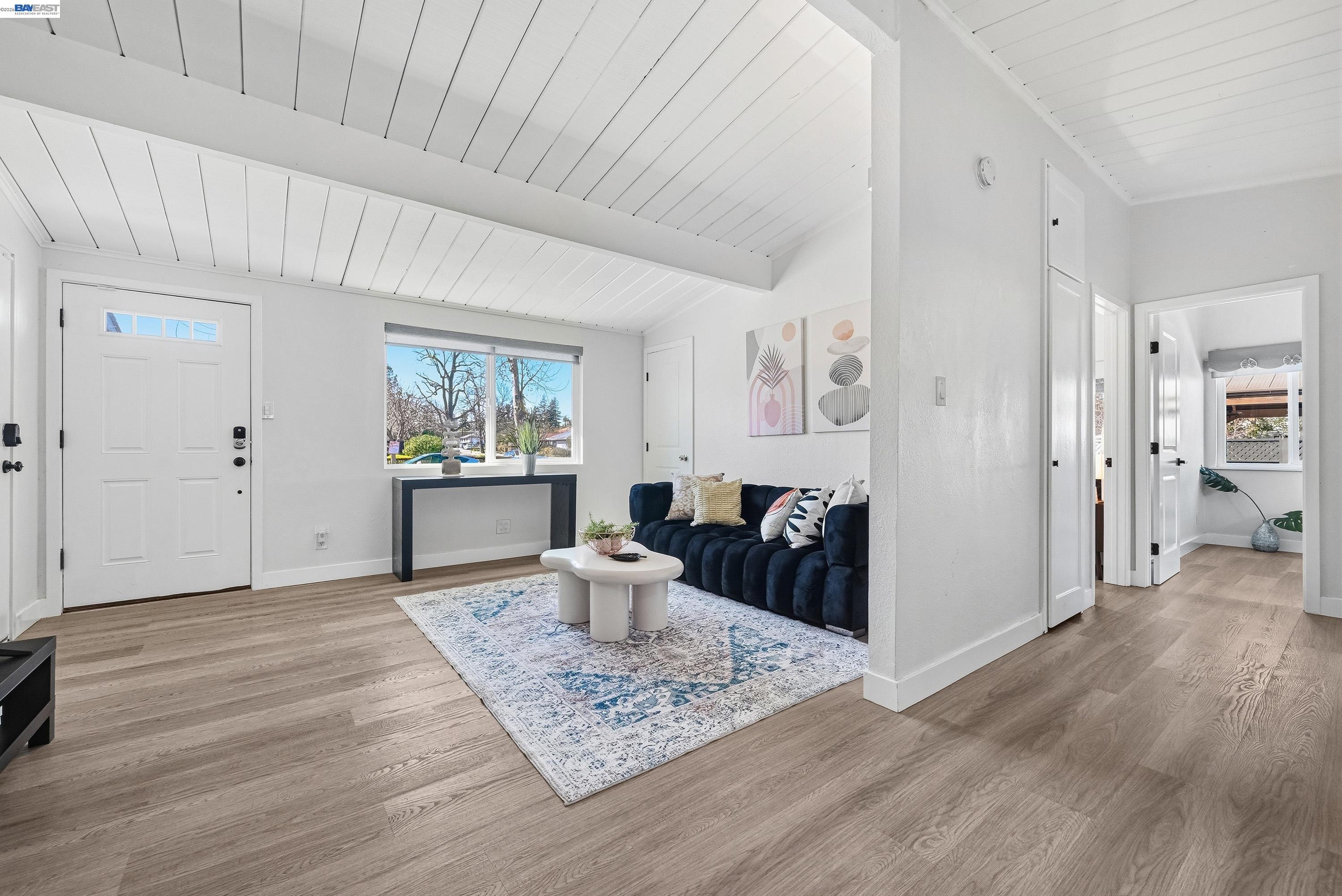 Detail Gallery Image 2 of 30 For 2498 Peachtree Ln, San Jose,  CA 95128 - 3 Beds | 2 Baths