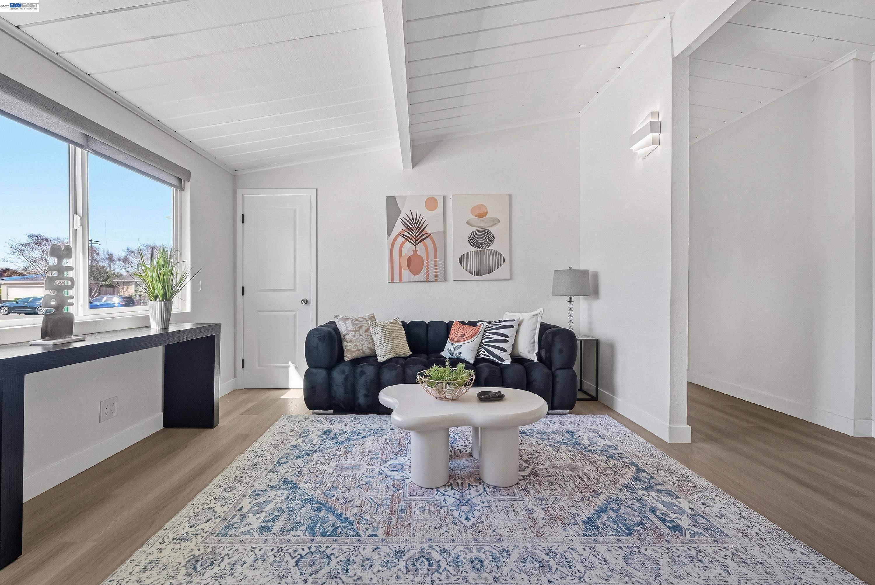 Detail Gallery Image 5 of 30 For 2498 Peachtree Ln, San Jose,  CA 95128 - 3 Beds | 2 Baths