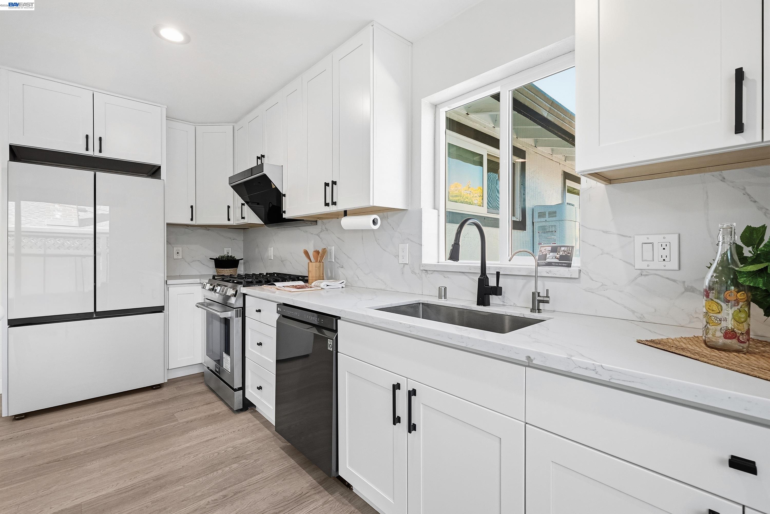 Detail Gallery Image 10 of 30 For 2498 Peachtree Ln, San Jose,  CA 95128 - 3 Beds | 2 Baths