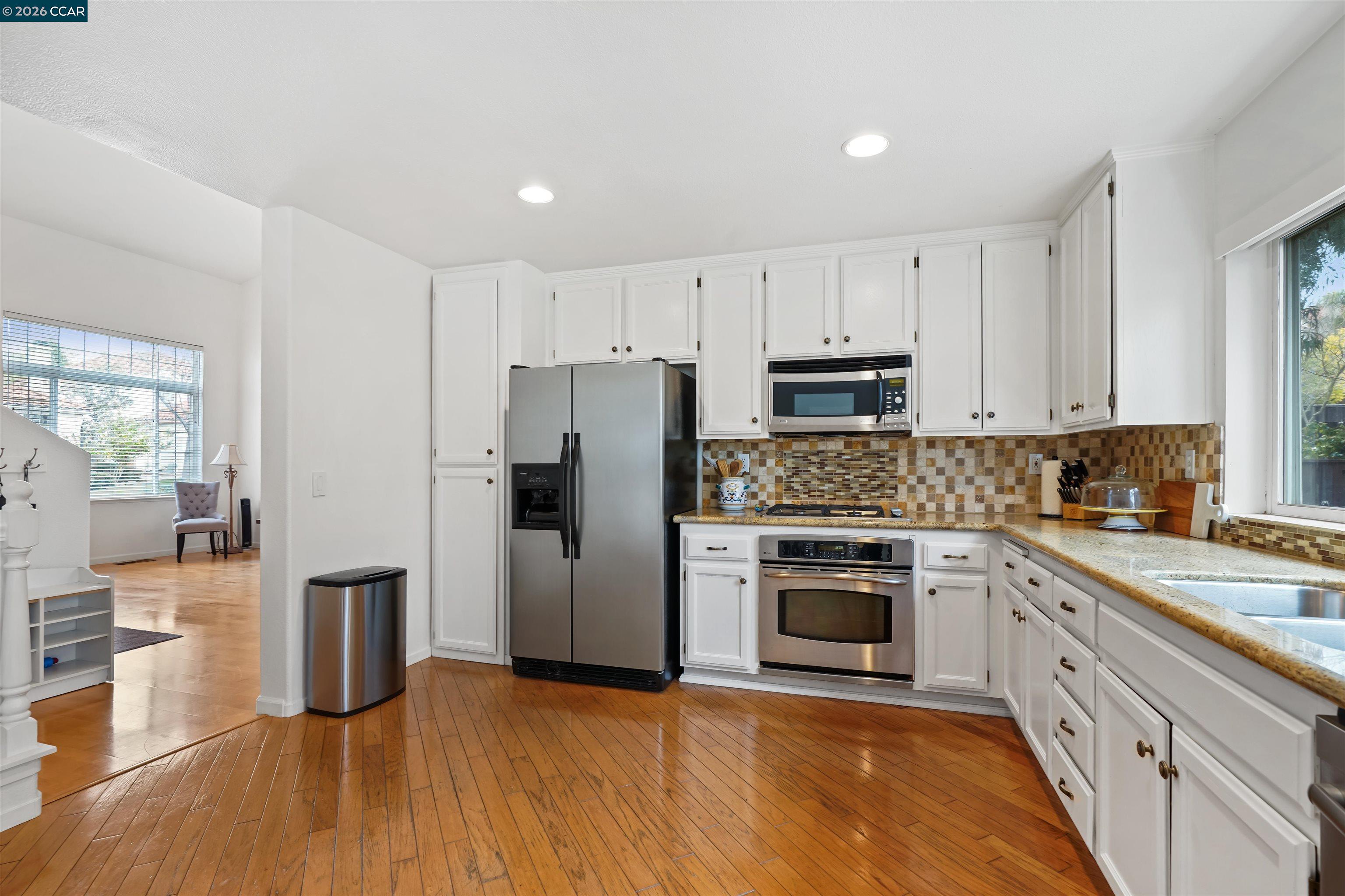 Detail Gallery Image 12 of 48 For 2175 Bluerock Circle, Concord,  CA 94521 - 3 Beds | 2/1 Baths