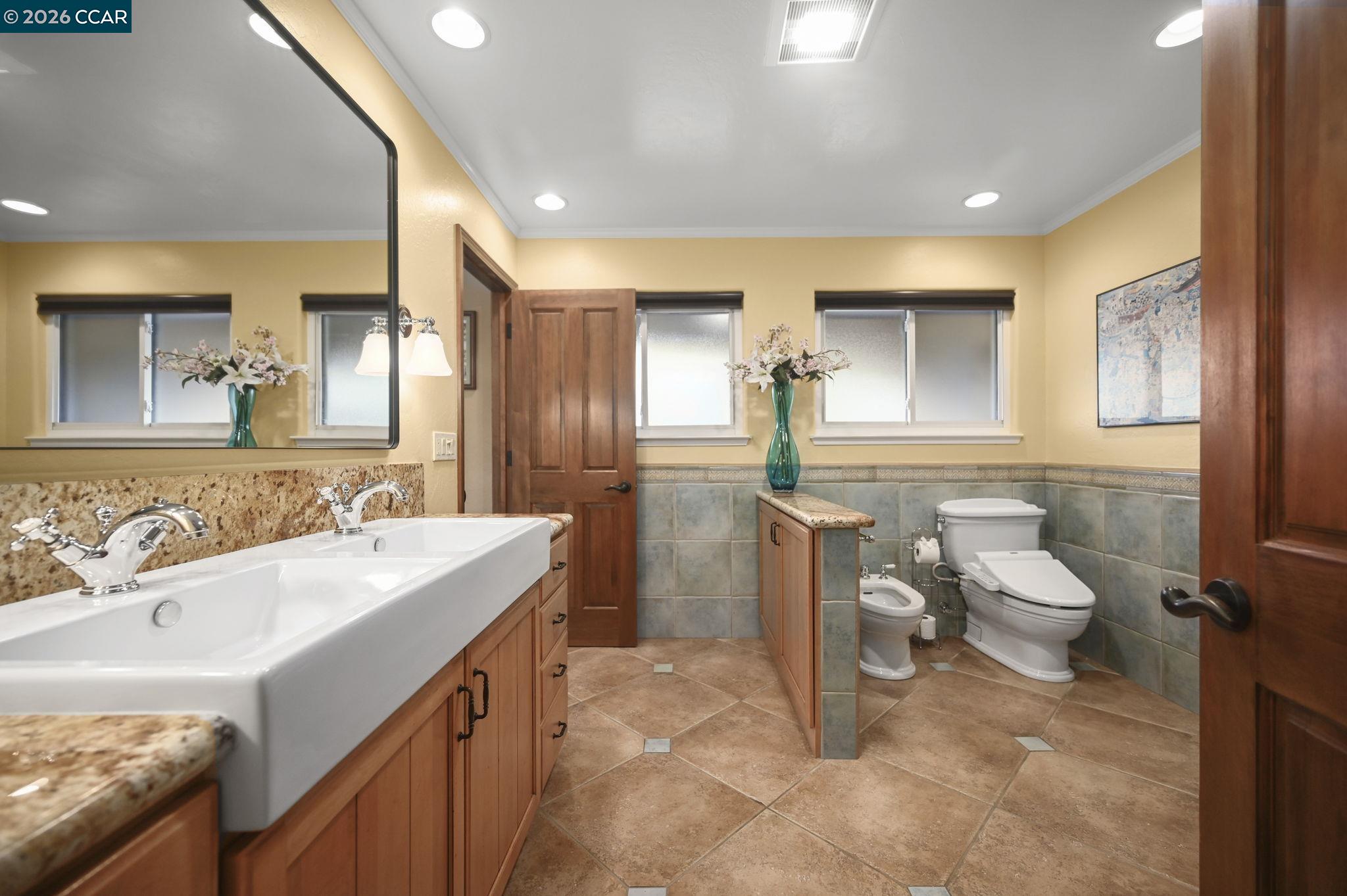 Detail Gallery Image 25 of 60 For 321 Livorna Heights Rd, Alamo,  CA 94507-1326 - 6 Beds | 4 Baths