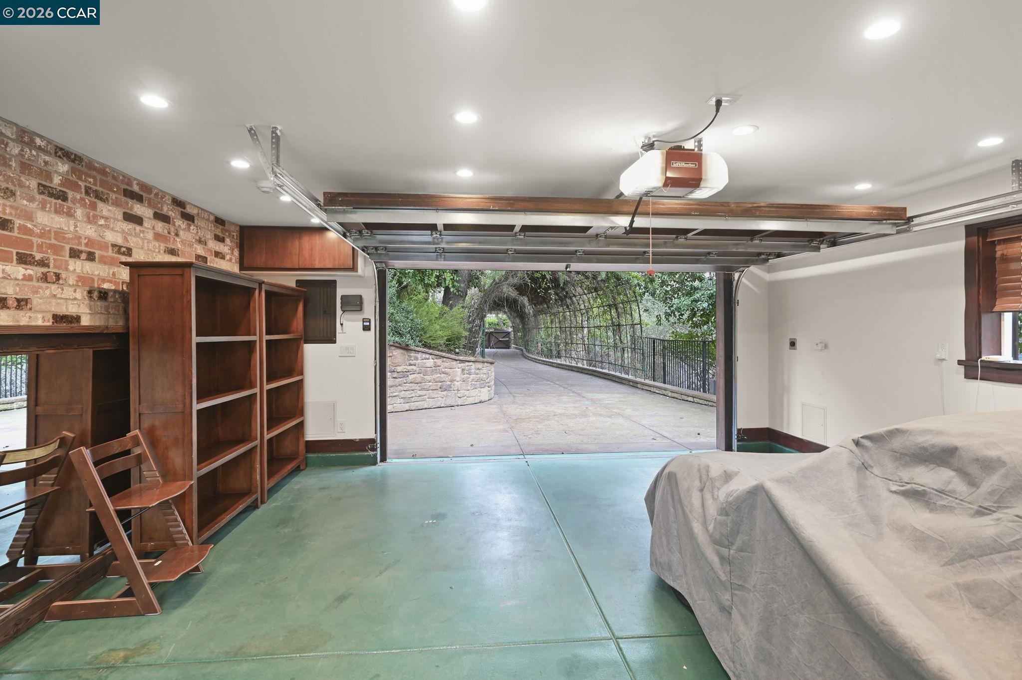 Detail Gallery Image 35 of 60 For 321 Livorna Heights Rd, Alamo,  CA 94507-1326 - 6 Beds | 4 Baths