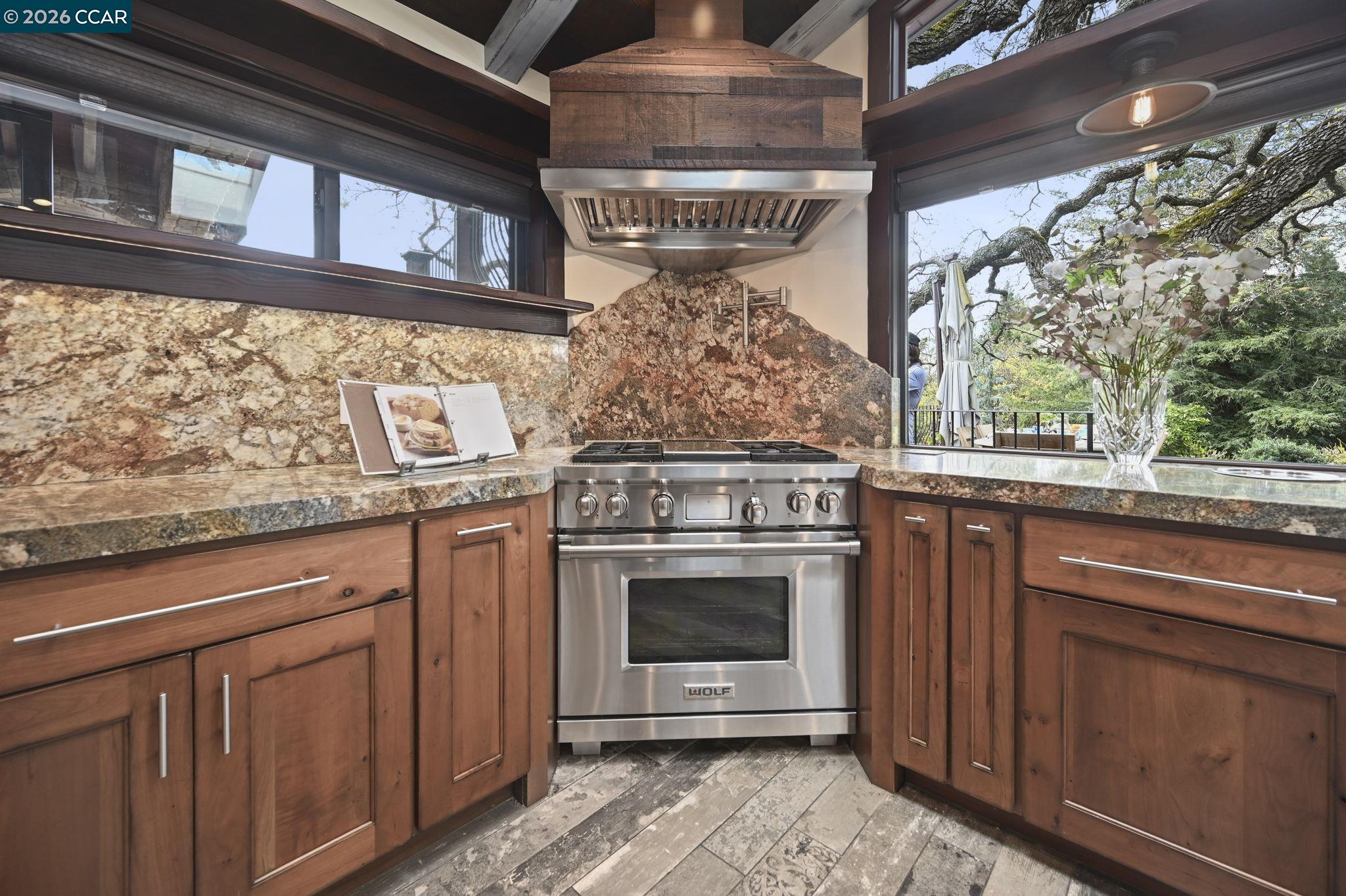 Detail Gallery Image 9 of 60 For 321 Livorna Heights Rd, Alamo,  CA 94507-1326 - 6 Beds | 4 Baths