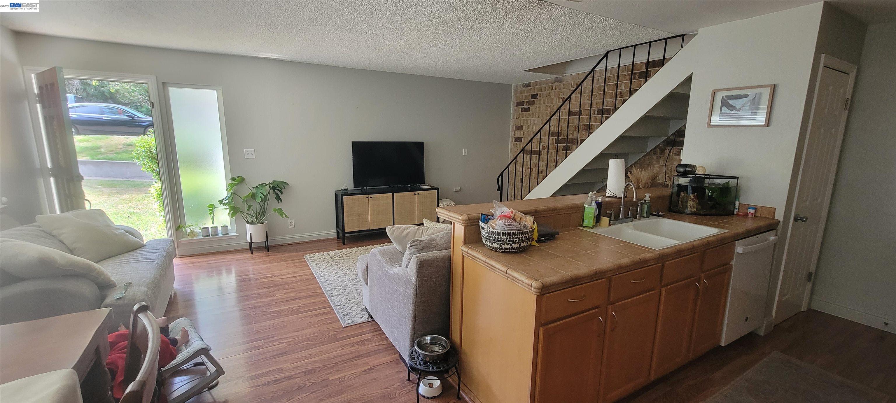 Photo #3: 41125614 Listing: Photo #3