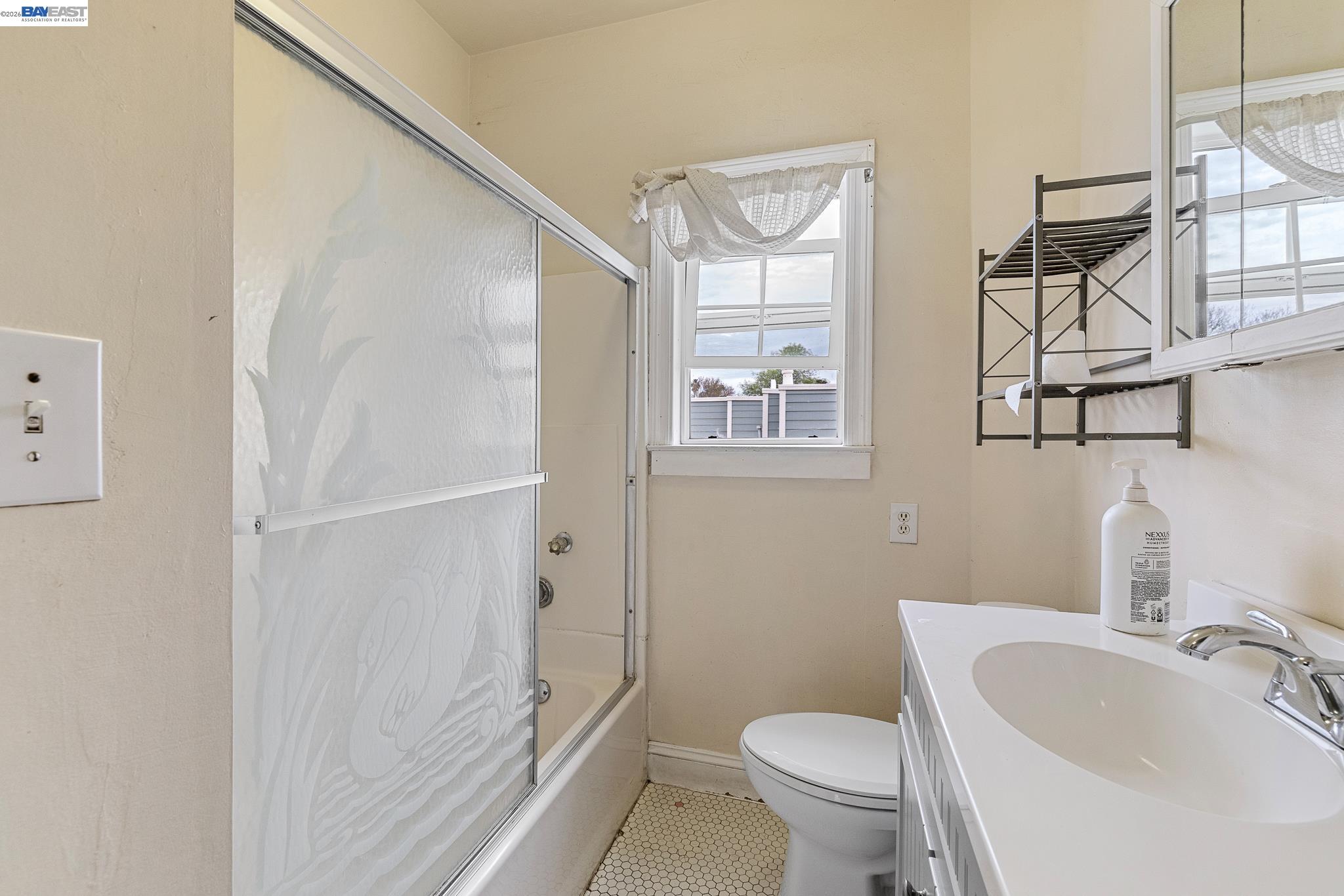 Detail Gallery Image 9 of 54 For 231 West 9th, Pittsburg,  CA 94565 - – Beds | – Baths