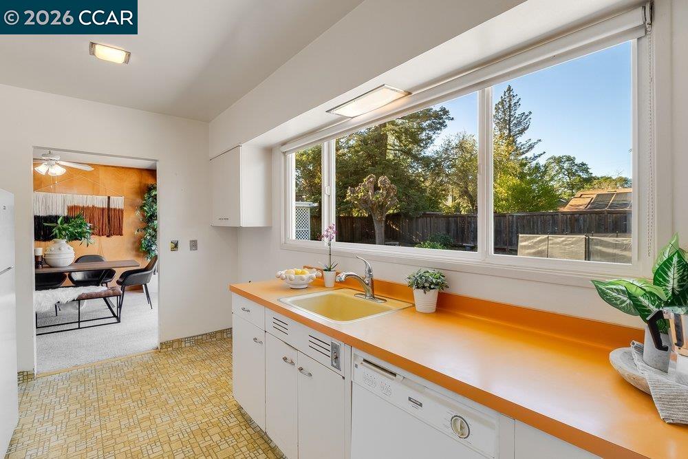 Detail Gallery Image 17 of 57 For 1680 Lilac Dr., Walnut Creek,  CA 94595 - 4 Beds | 3 Baths