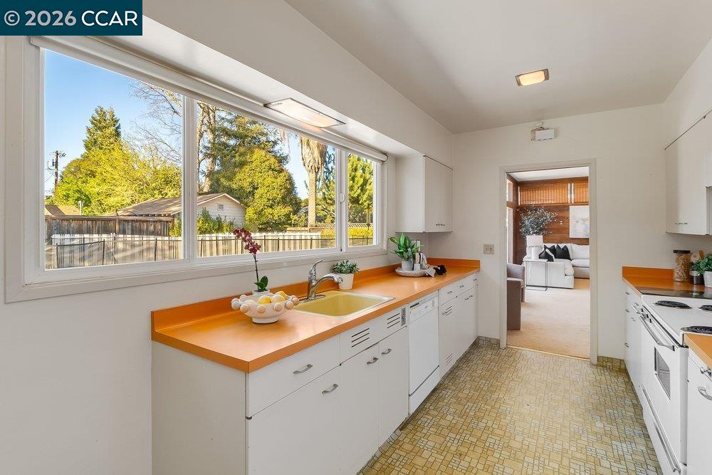 Detail Gallery Image 19 of 57 For 1680 Lilac Dr., Walnut Creek,  CA 94595 - 4 Beds | 3 Baths