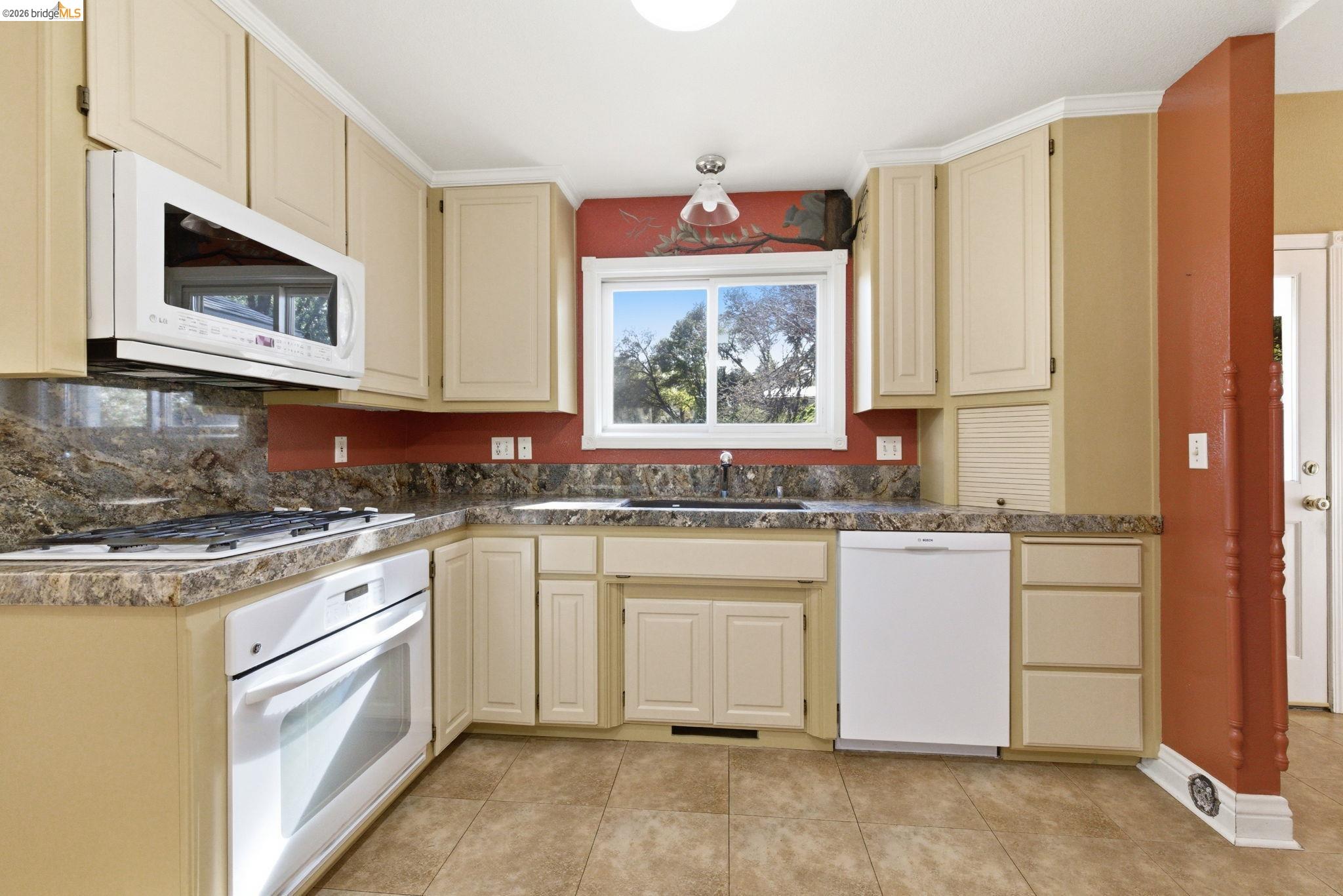 Detail Gallery Image 10 of 49 For 23401 Italian Bar Rd, Columbia,  CA 95310 - 3 Beds | 2/1 Baths