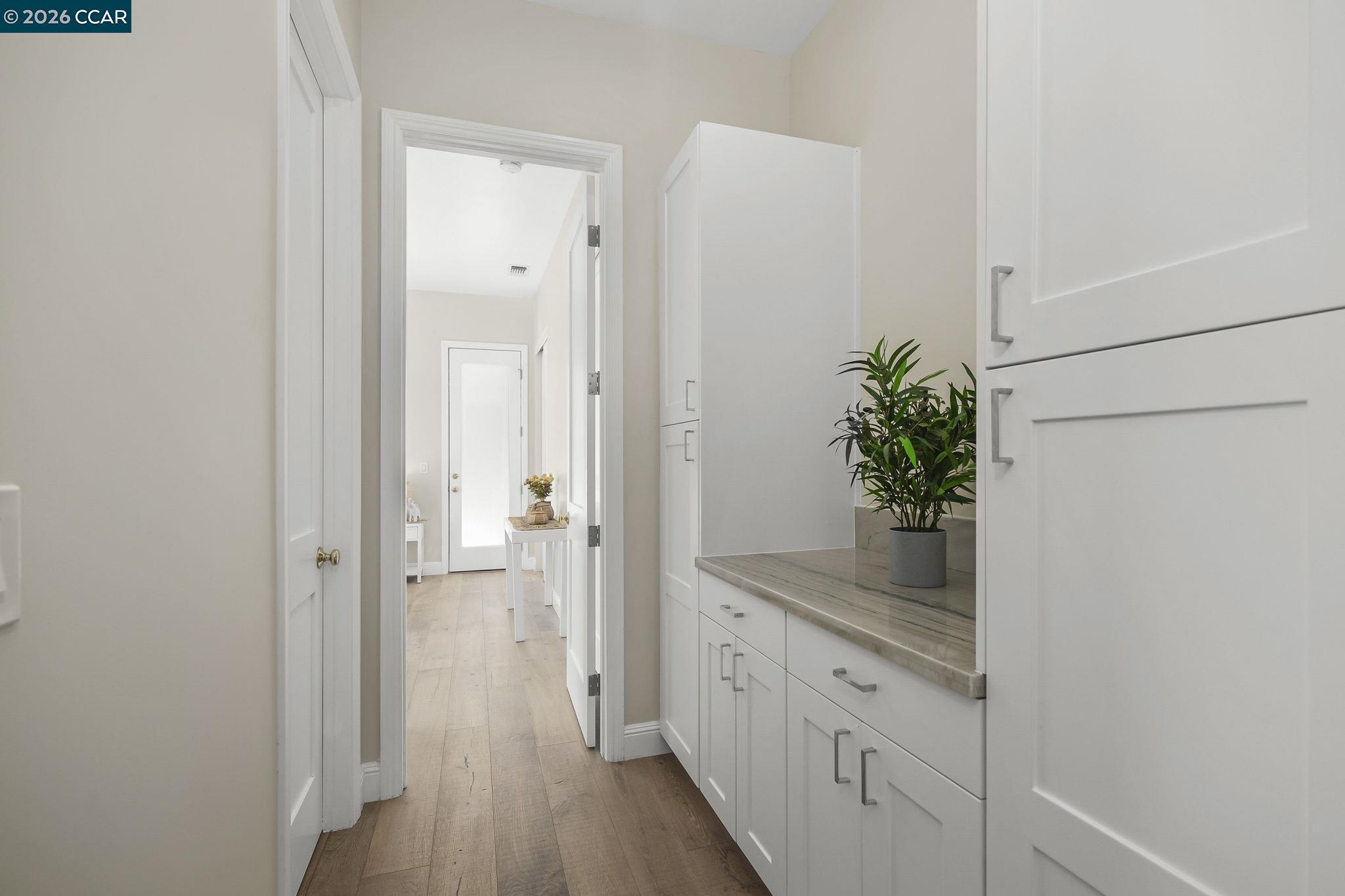 Detail Gallery Image 12 of 31 For 208 Valley View Pl, El Sobrante,  CA 94803 - 4 Beds | 3 Baths