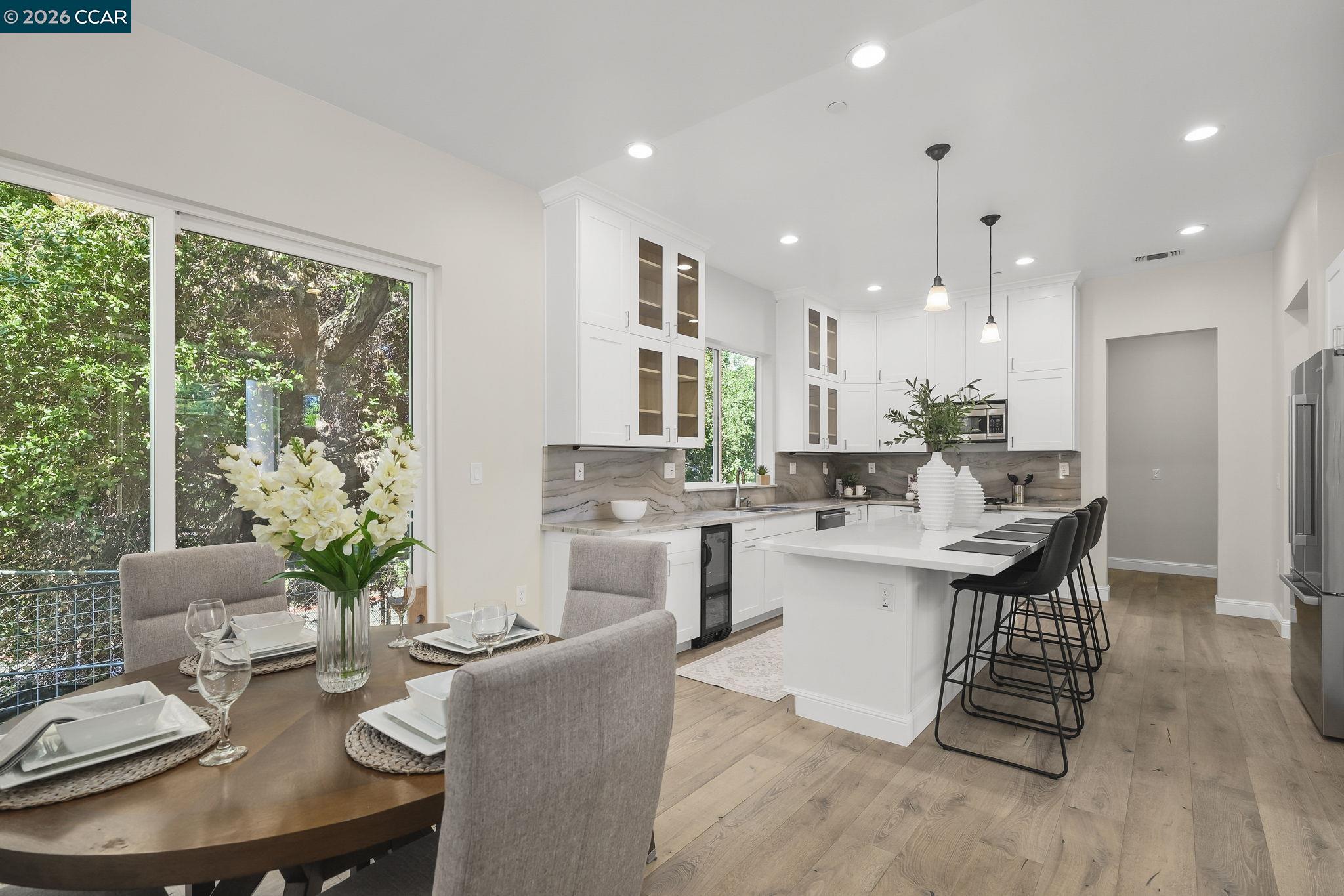 Detail Gallery Image 7 of 31 For 208 Valley View Pl, El Sobrante,  CA 94803 - 4 Beds | 3 Baths