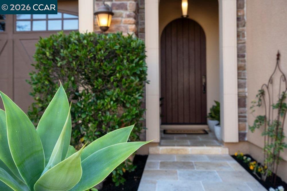 Detail Gallery Image 14 of 60 For 415 Vendeen Ct, Danville,  CA 94506 - 5 Beds | 5/1 Baths