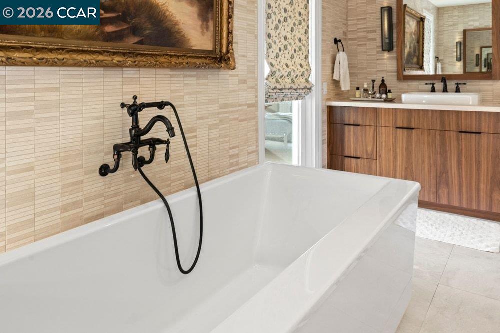 Detail Gallery Image 36 of 60 For 415 Vendeen Ct, Danville,  CA 94506 - 5 Beds | 5/1 Baths