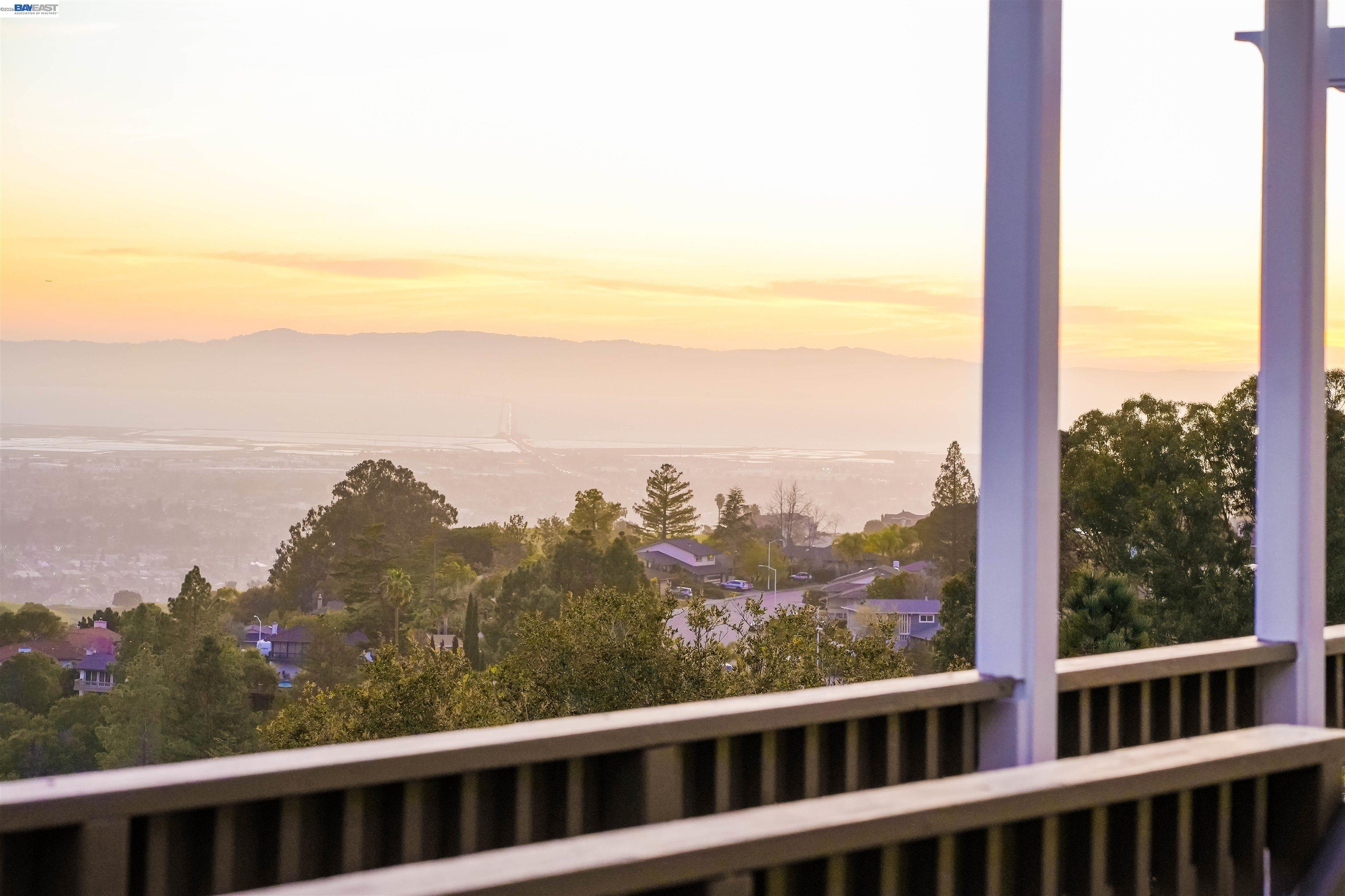 Detail Gallery Image 21 of 60 For 3499 La Mesa Dr, Hayward,  CA 94542 - 5 Beds | 3/1 Baths