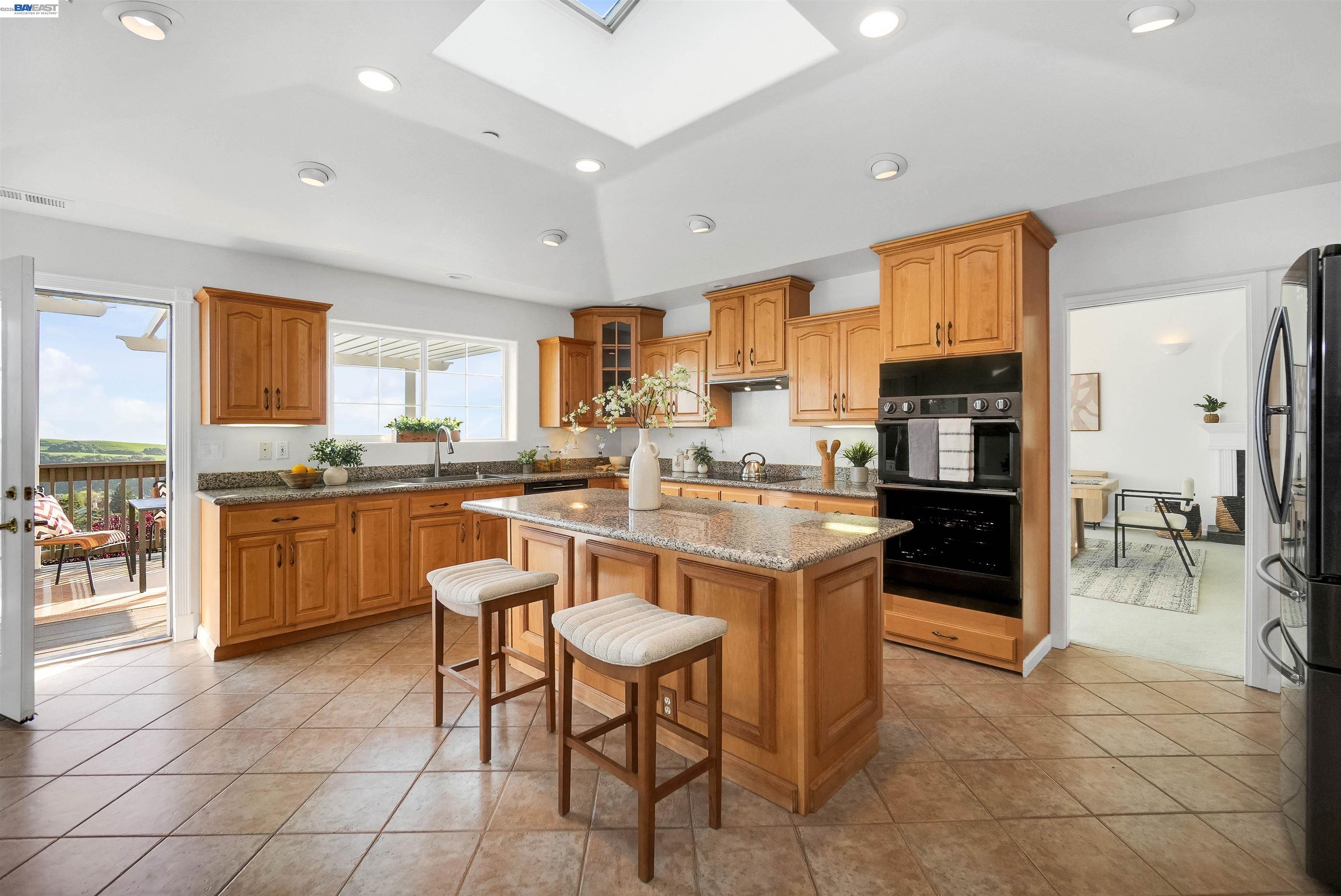 Detail Gallery Image 24 of 60 For 3499 La Mesa Dr, Hayward,  CA 94542 - 5 Beds | 3/1 Baths