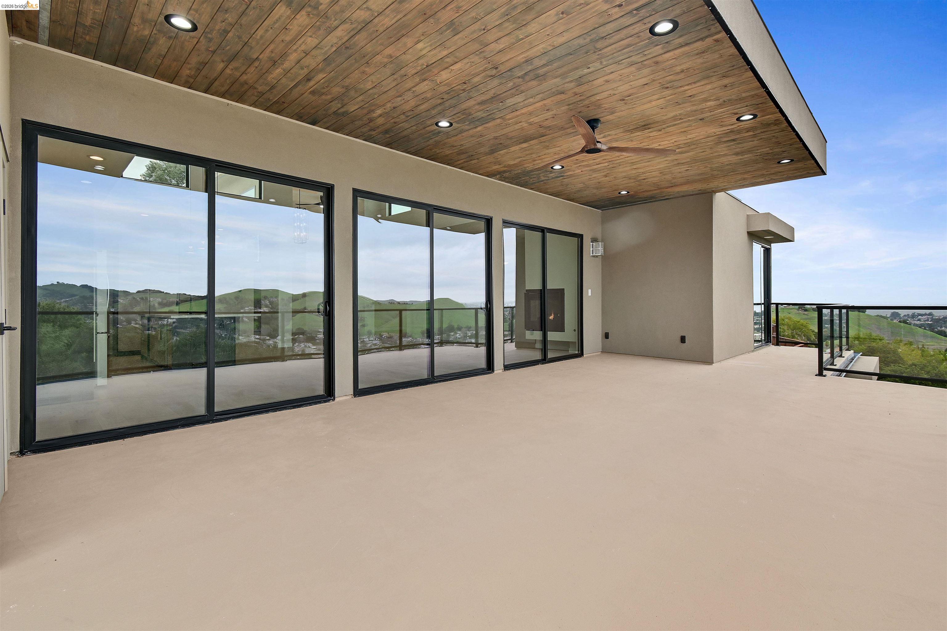 Detail Gallery Image 13 of 38 For 8 North Rancho Ct., Pinole,  CA 94803 - 5 Beds | 4 Baths