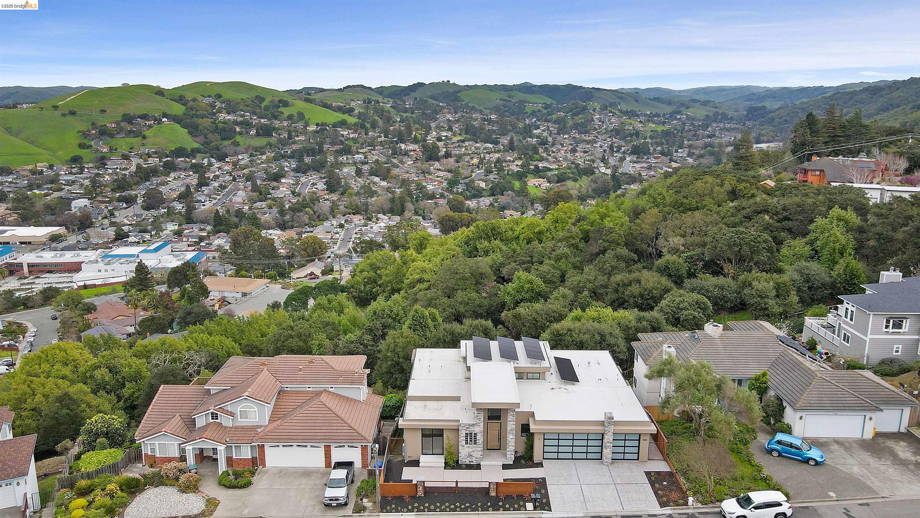 Detail Gallery Image 3 of 38 For 8 North Rancho Ct., Pinole,  CA 94803 - 5 Beds | 4 Baths